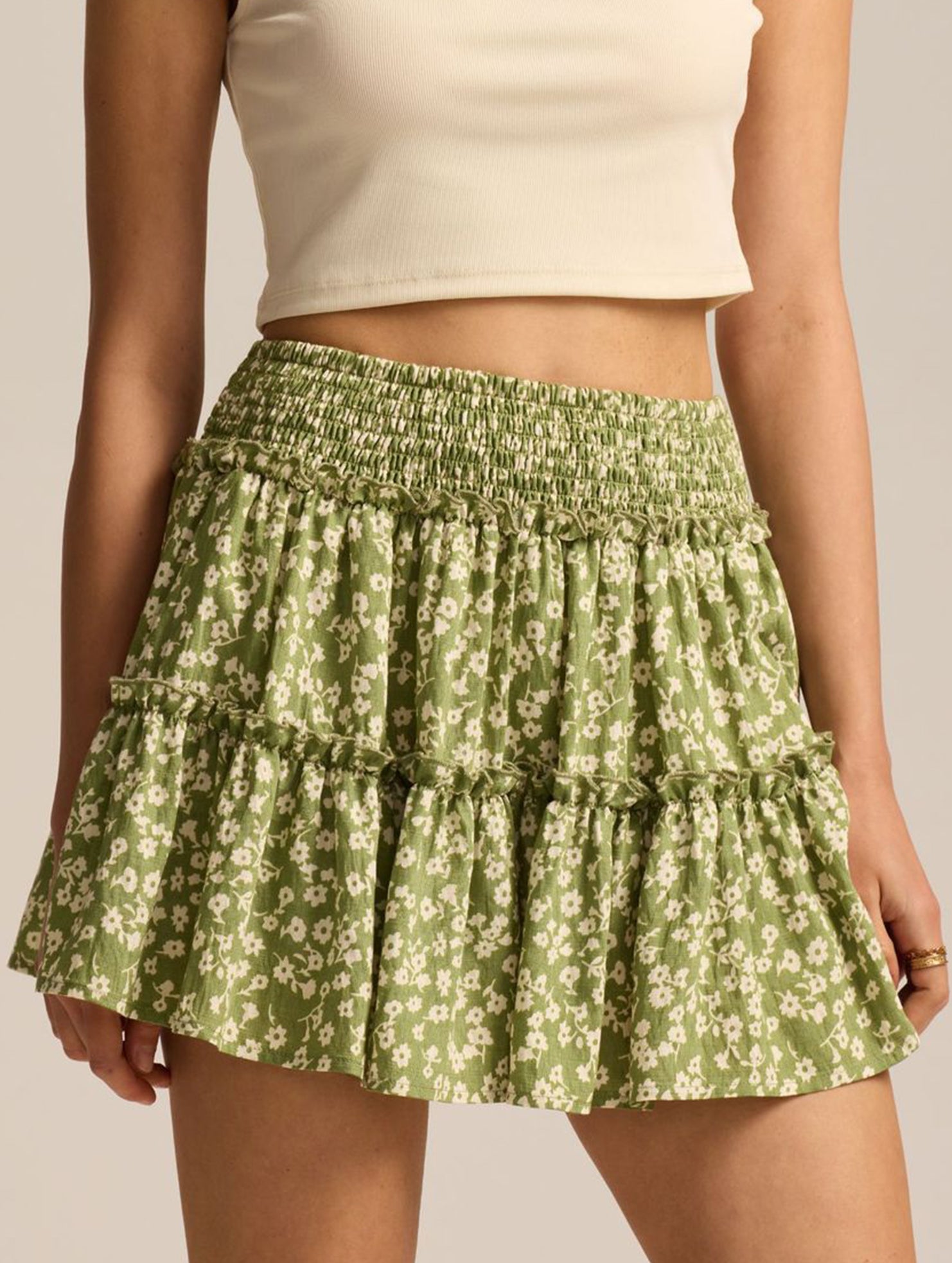 Fashionable high-waisted elastic midi skirt