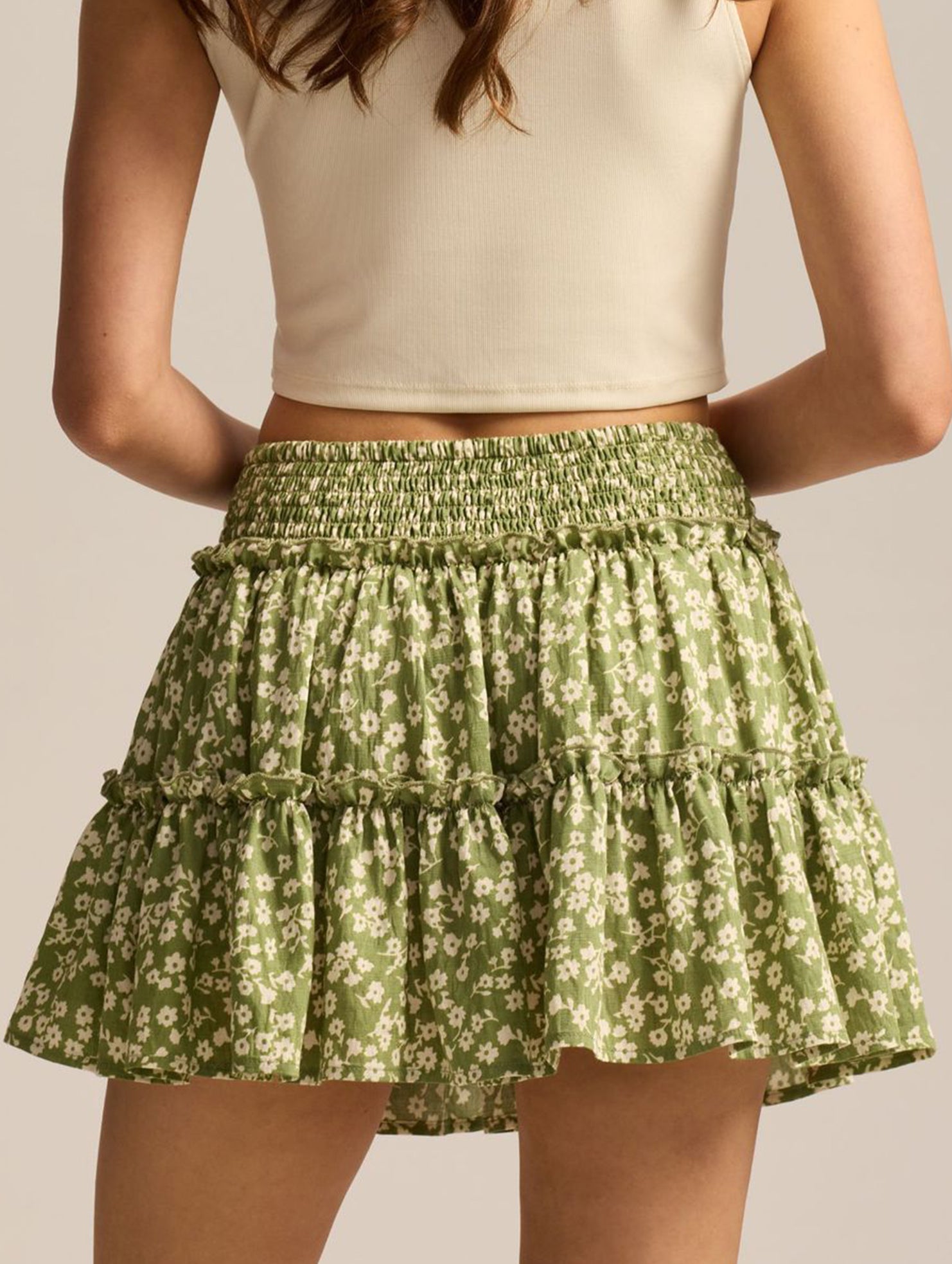 Fashionable high-waisted elastic midi skirt