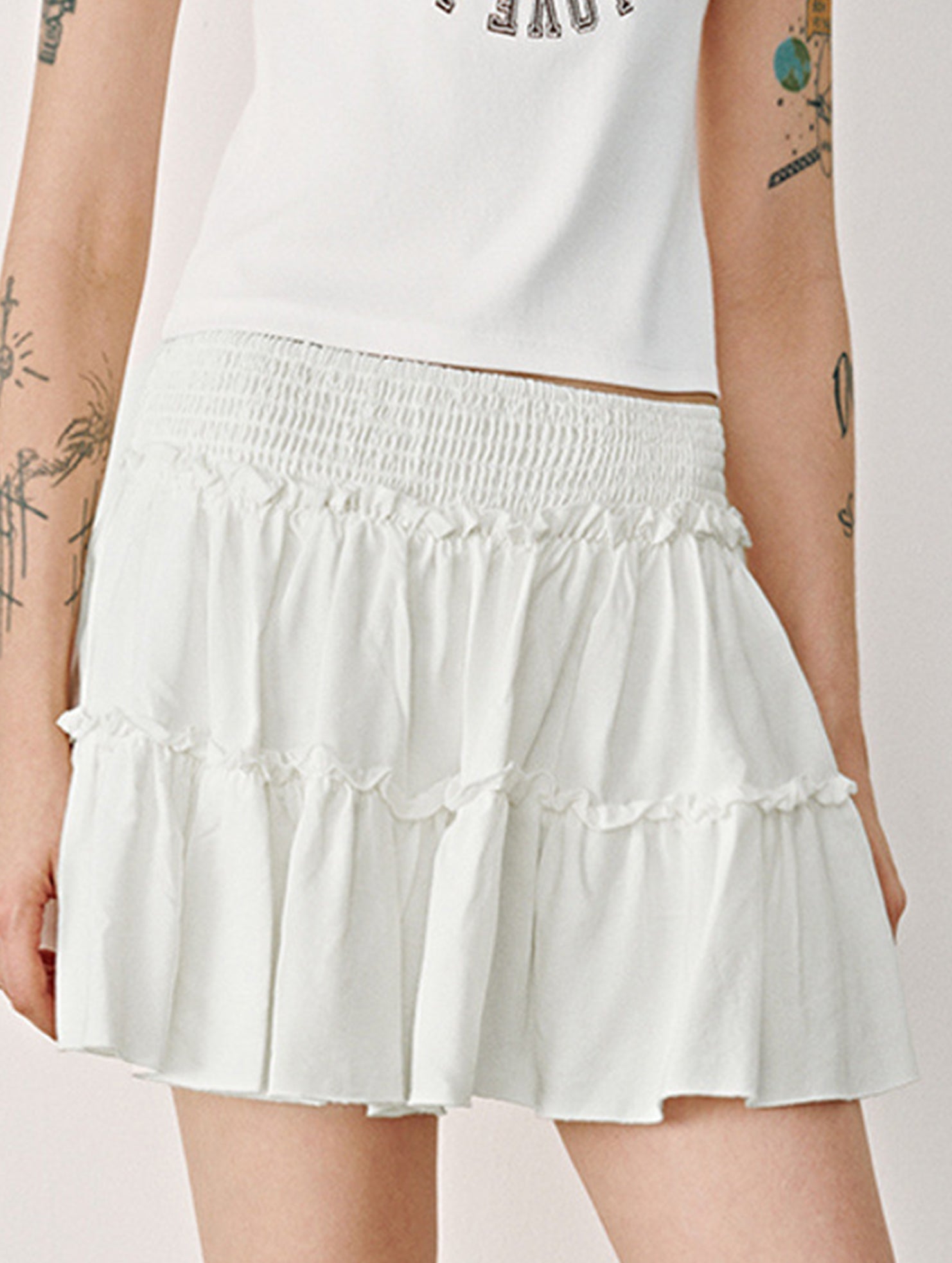 Fashionable high-waisted elastic midi skirt