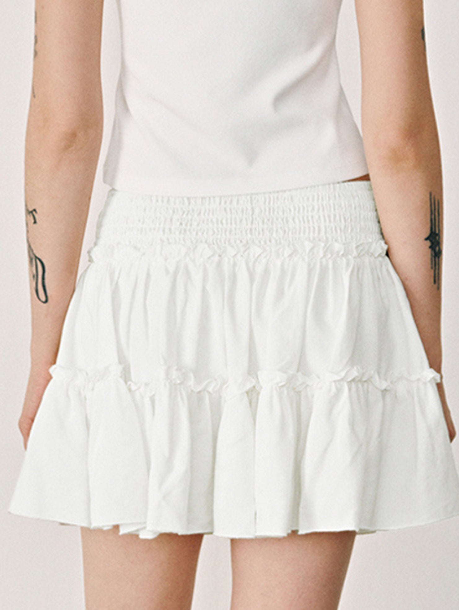 Fashionable high-waisted elastic midi skirt