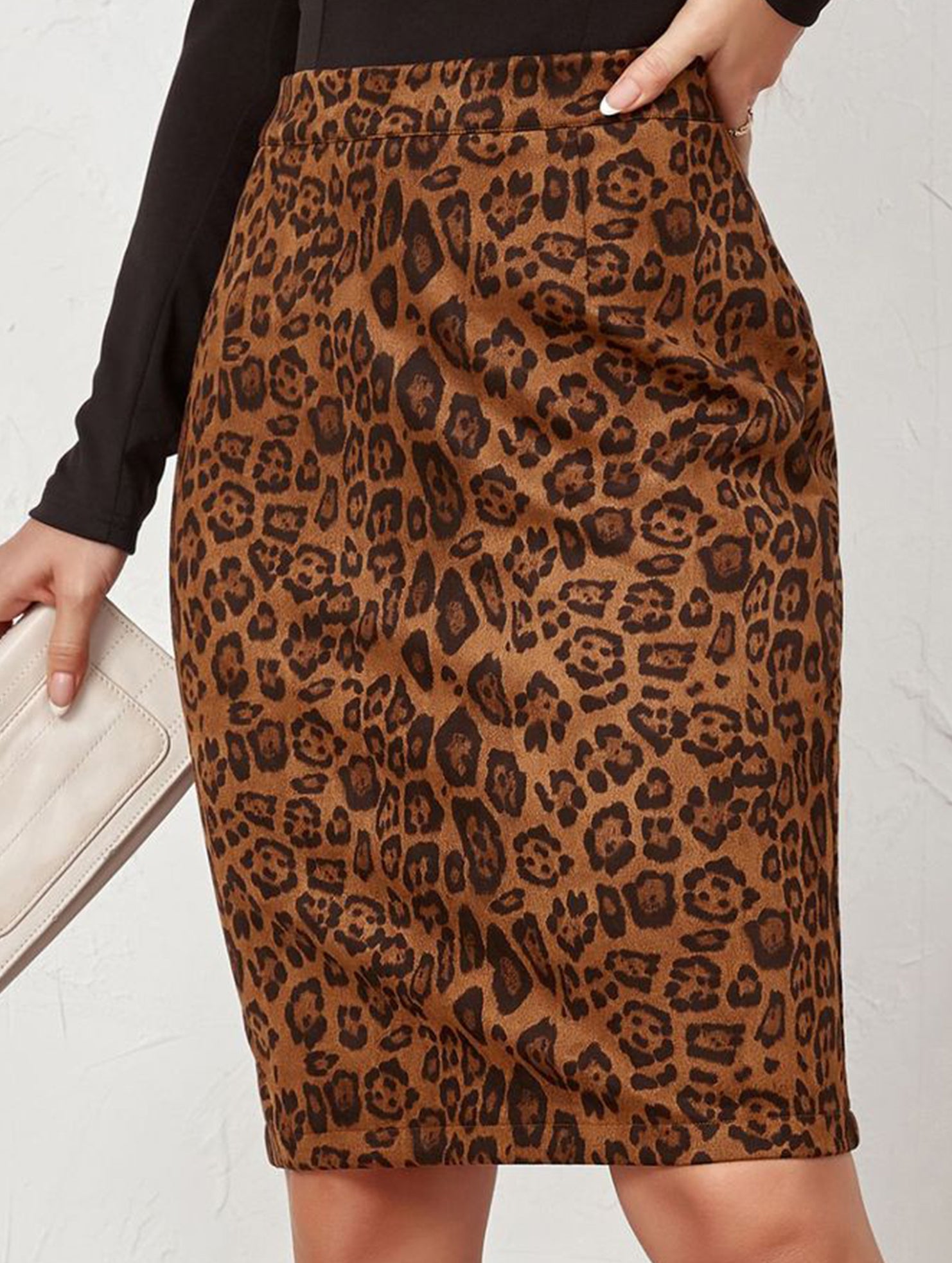 Leopard print high-waisted printed midi skirt