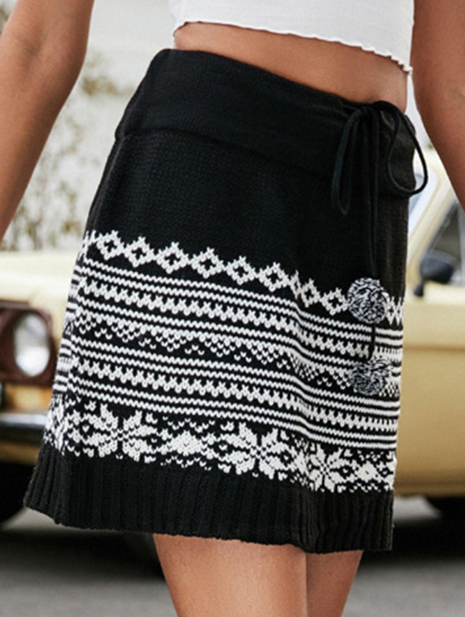 Jacquard short knit bodycon skirt