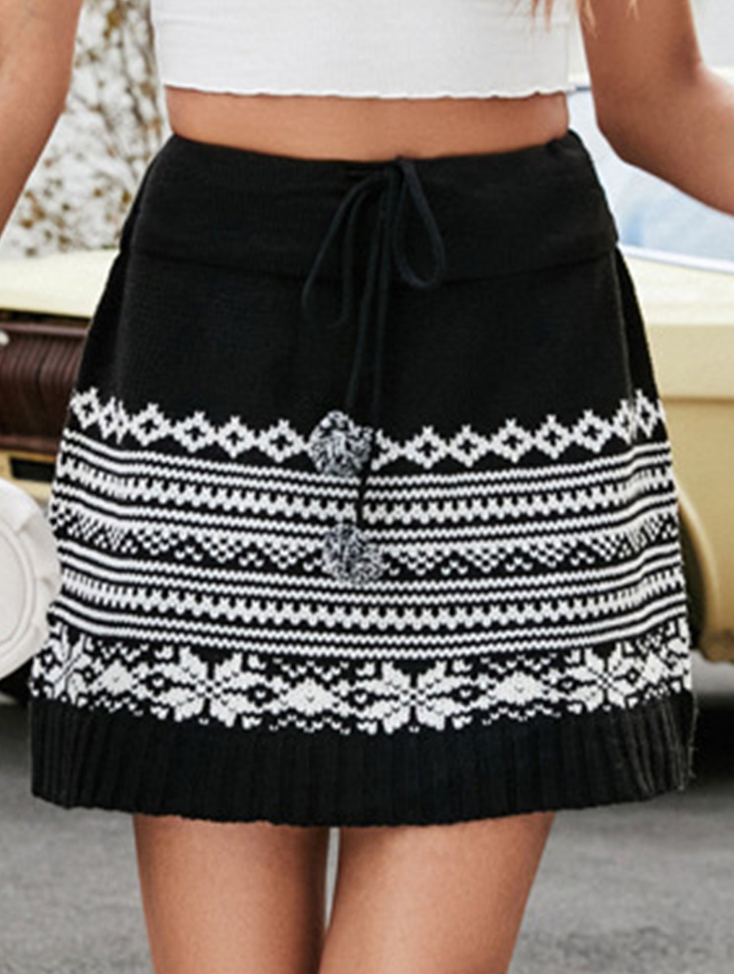 Jacquard short knit bodycon skirt