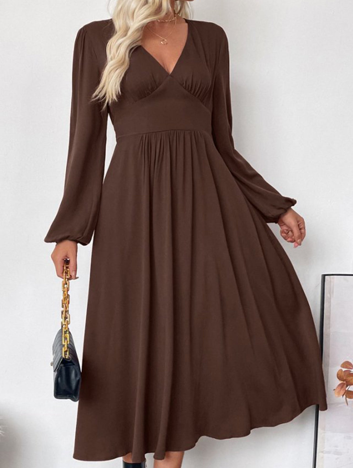 Retro waist deep V neck dress