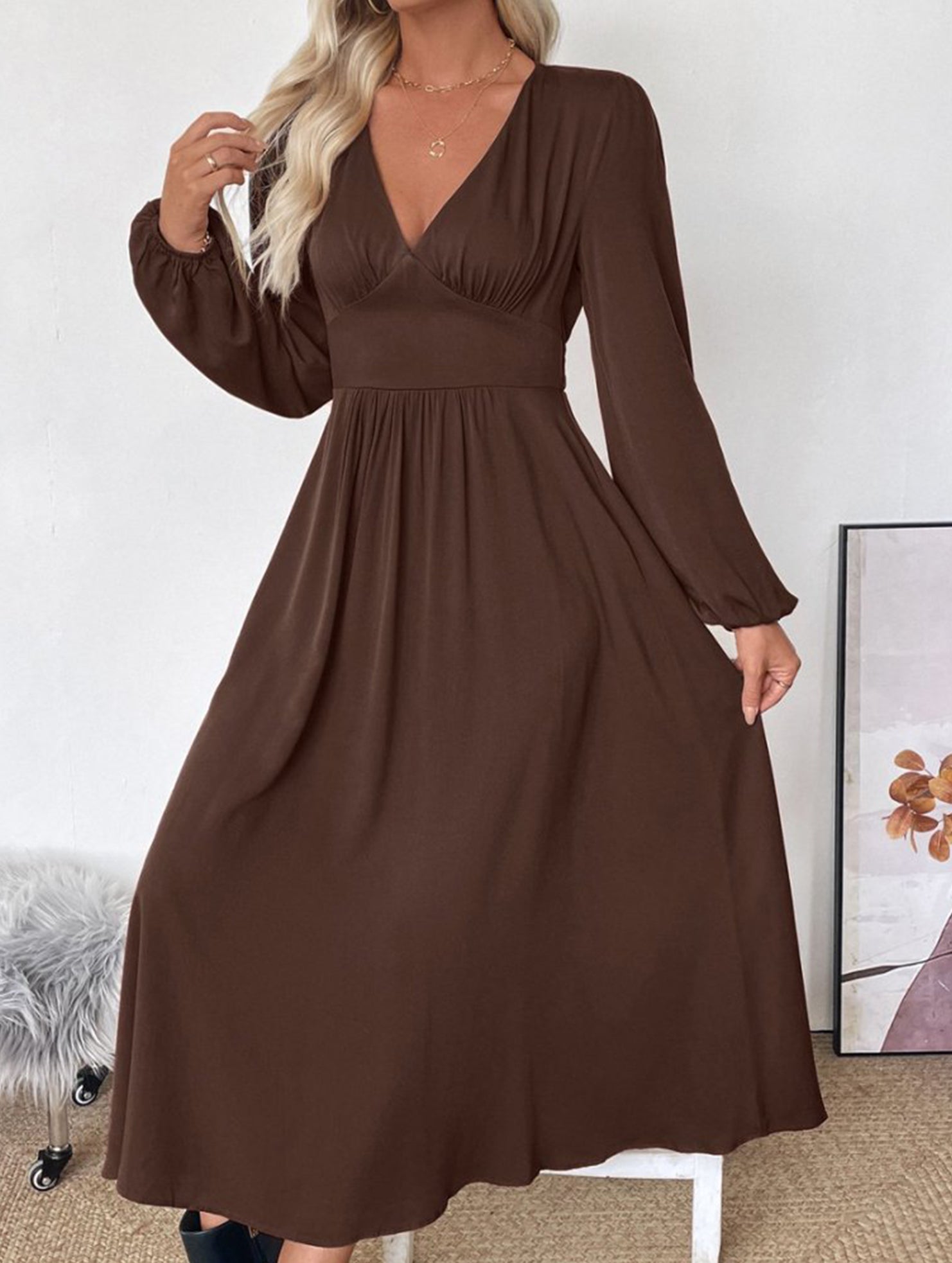 Retro waist deep V neck dress