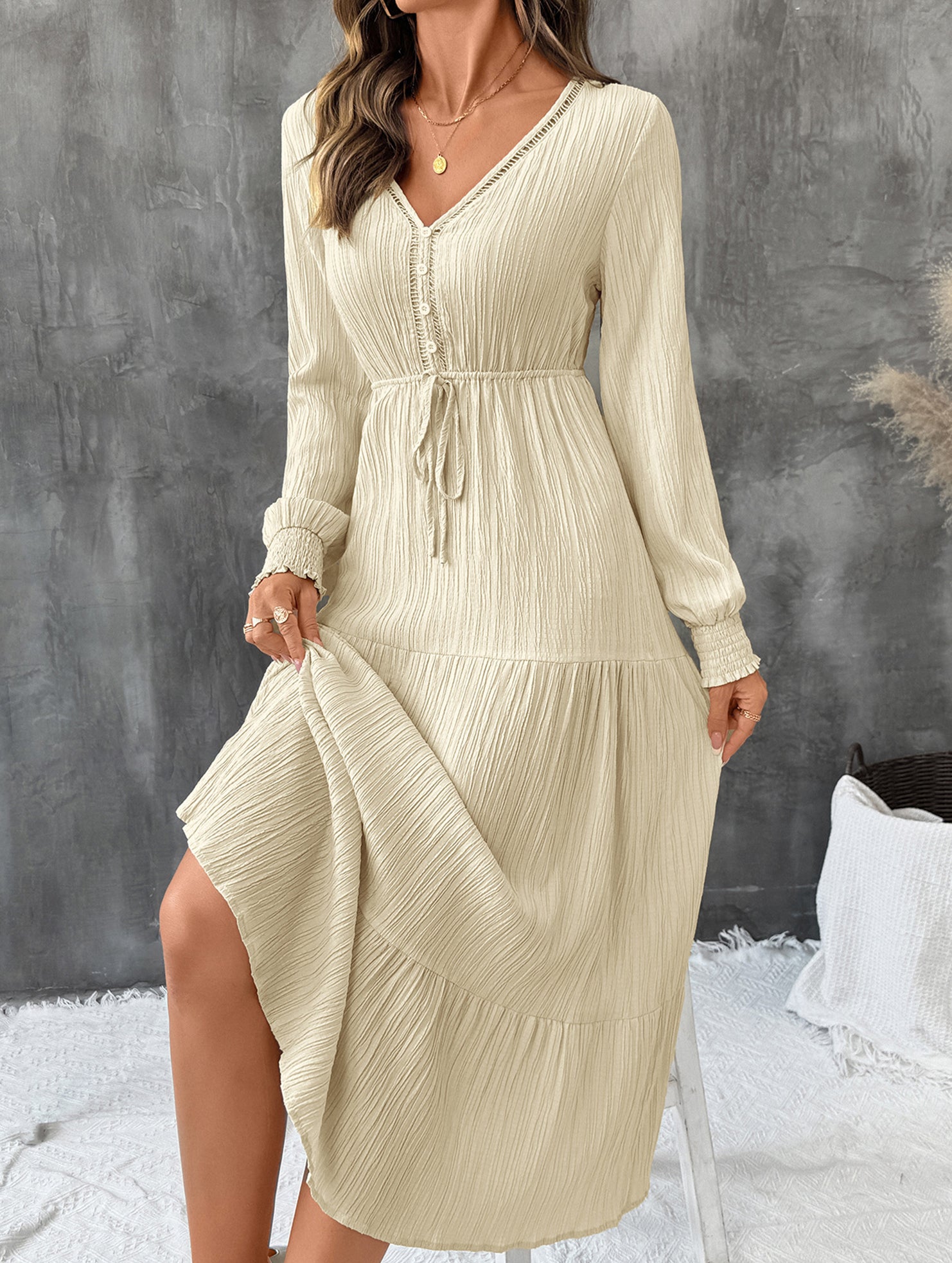 2025 Autumn Pleated V-Neck Solid Color Dress