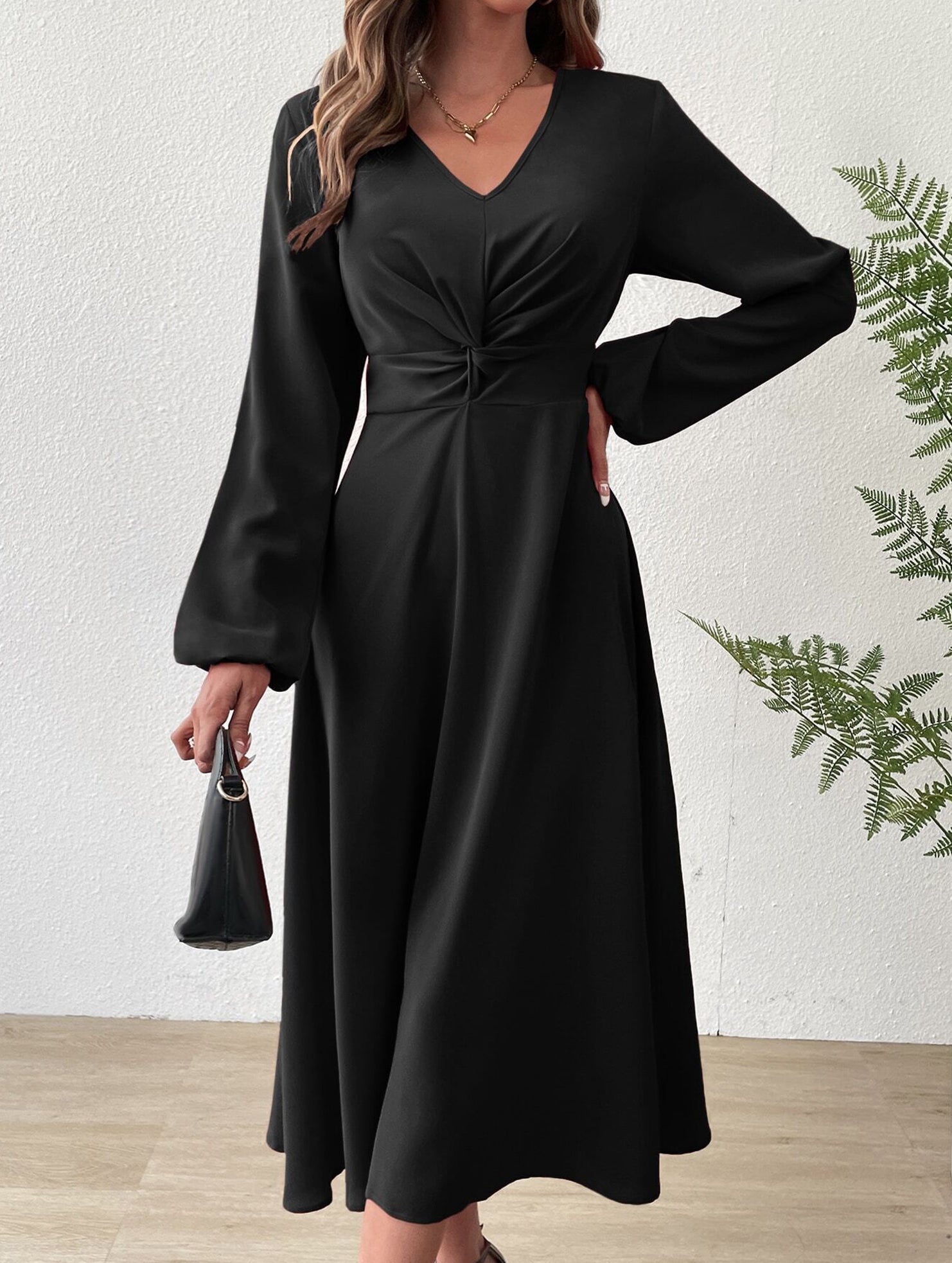 Fashionable V-neck lantern long-sleeved dress