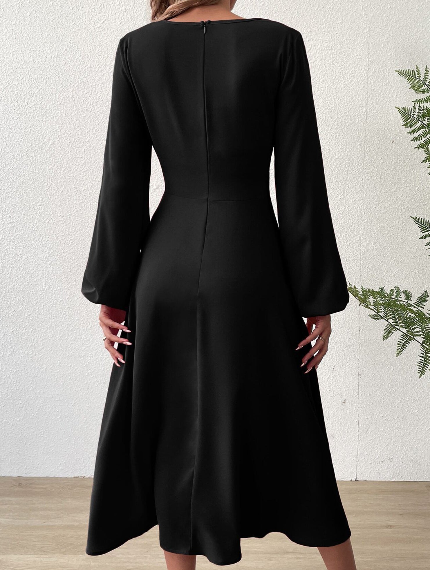 Fashionable V-neck lantern long-sleeved dress