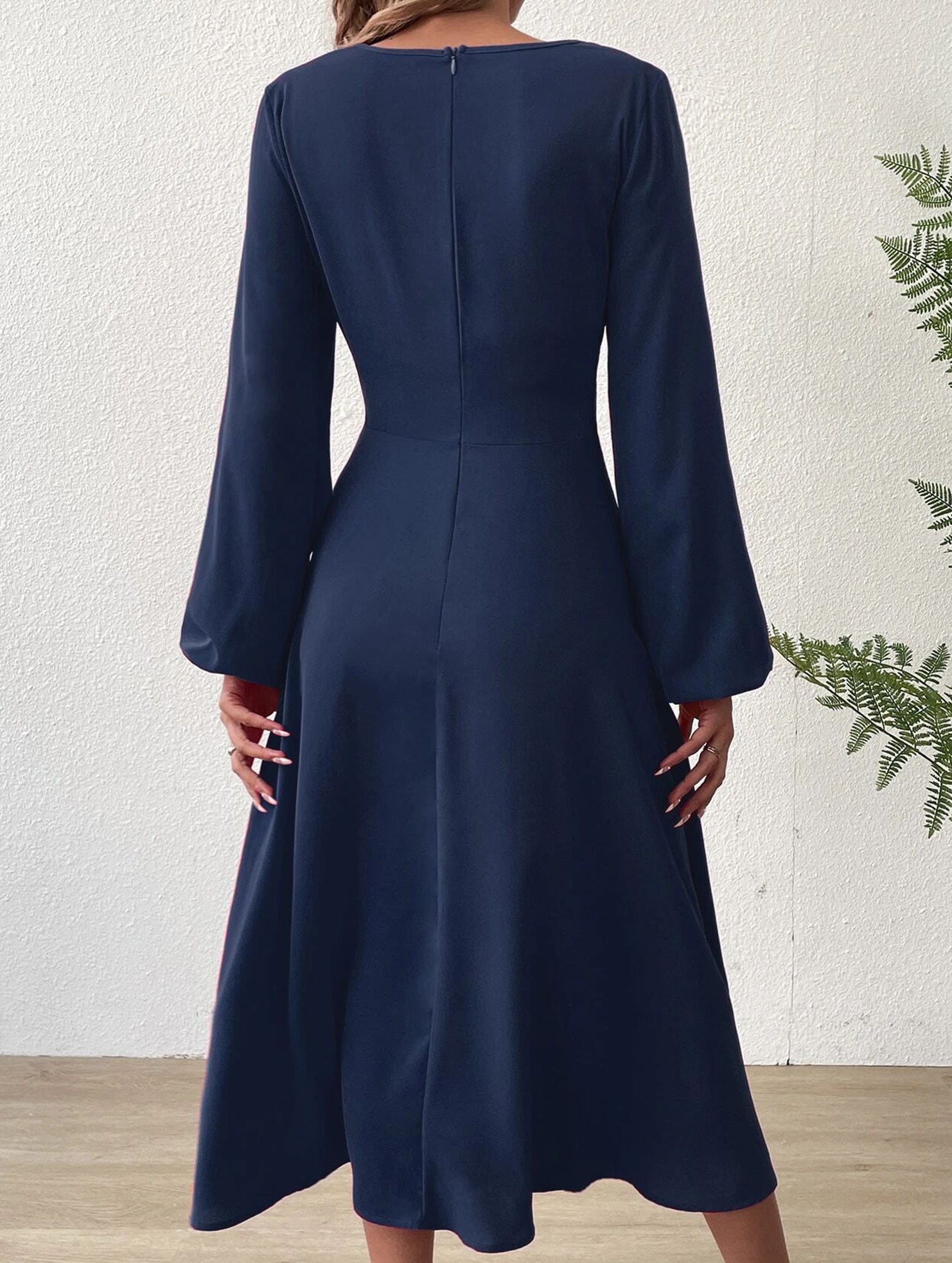 Fashionable V-neck lantern long-sleeved dress