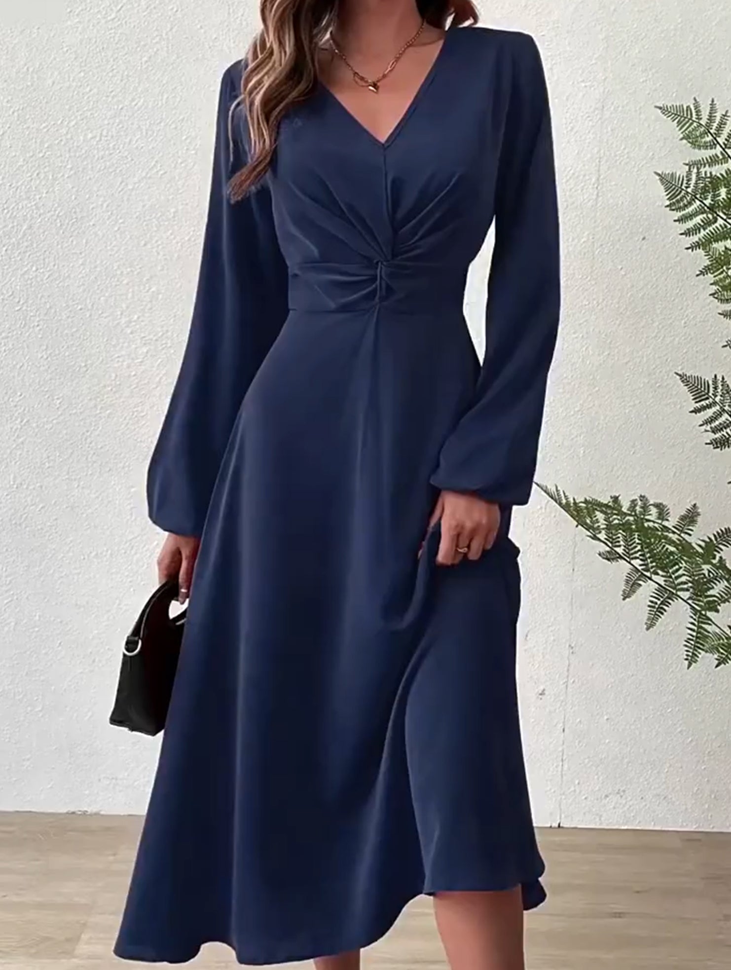 Fashionable V-neck lantern long-sleeved dress