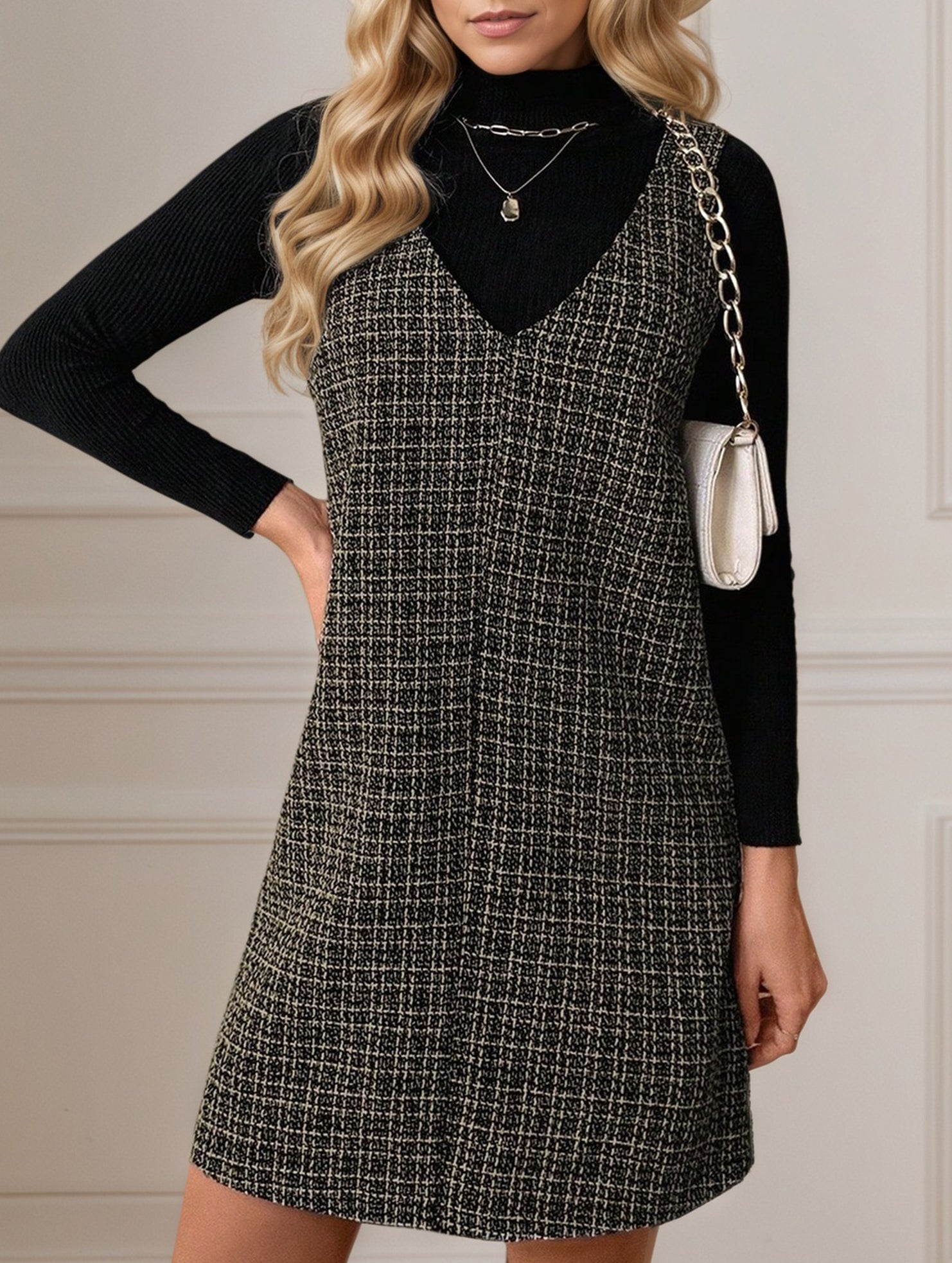 Sleeveless midi dress with suspenders and V-neck