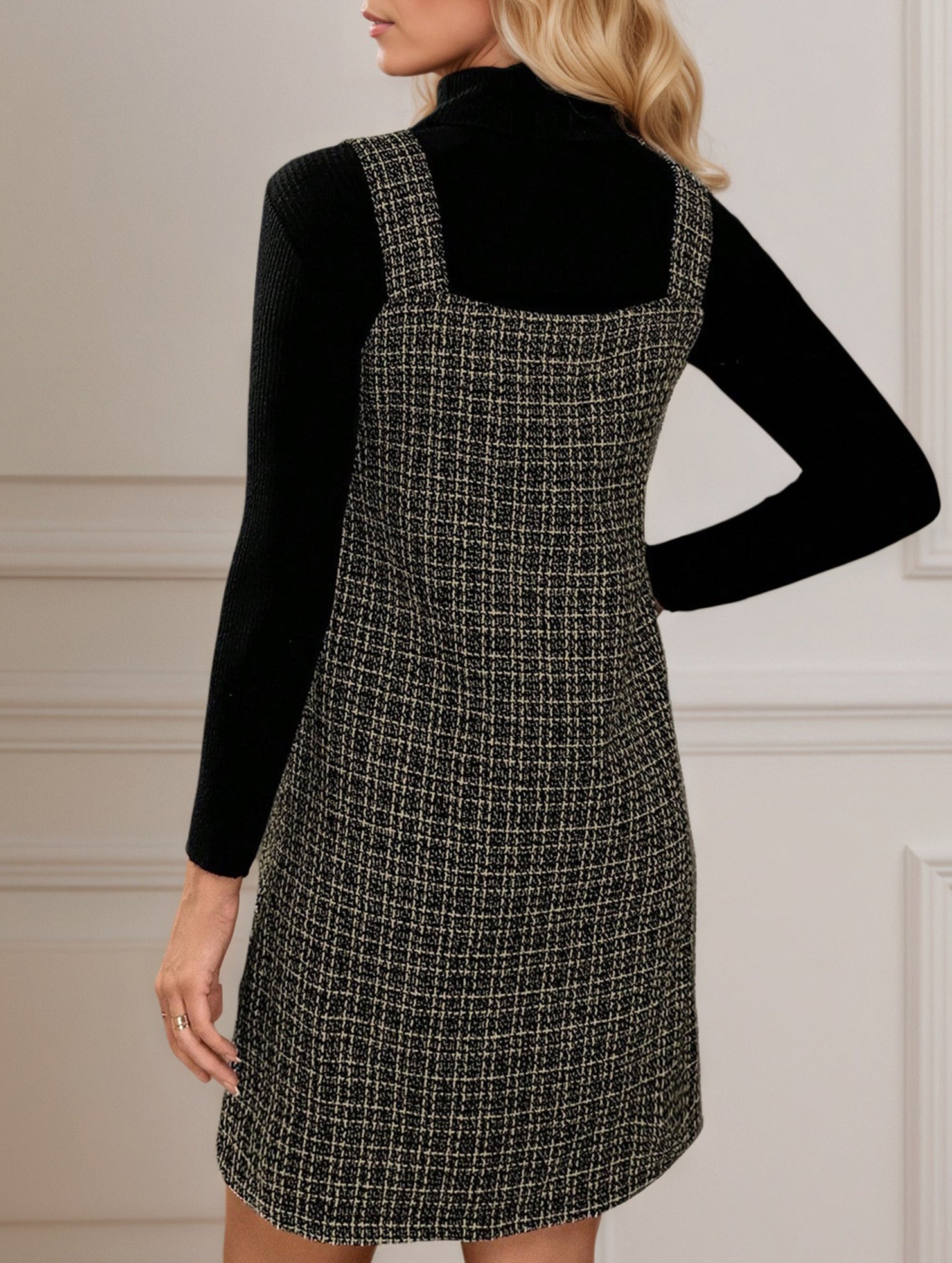 Sleeveless midi dress with suspenders and V-neck