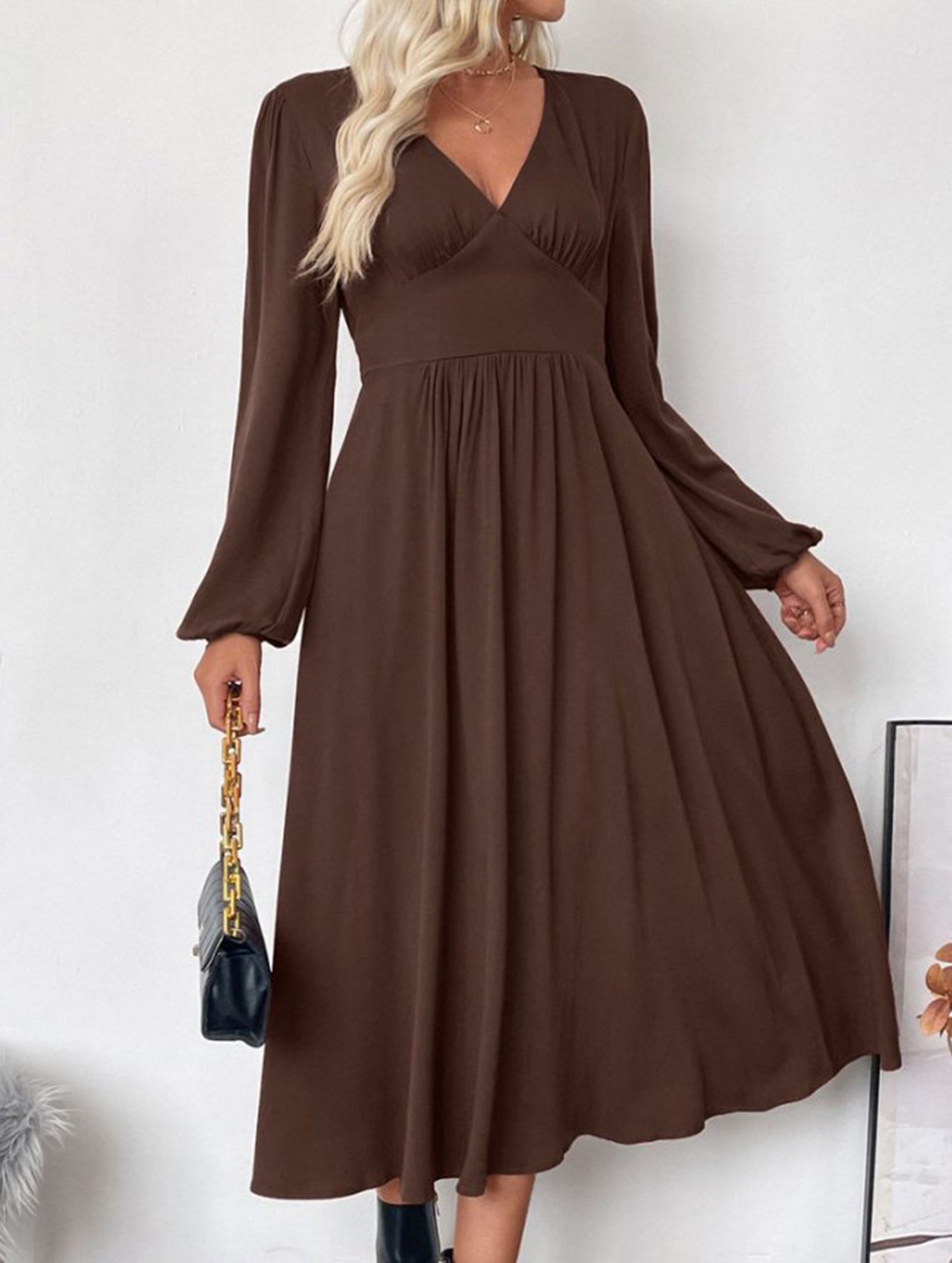 Solid color V-neck long-sleeved brown dress