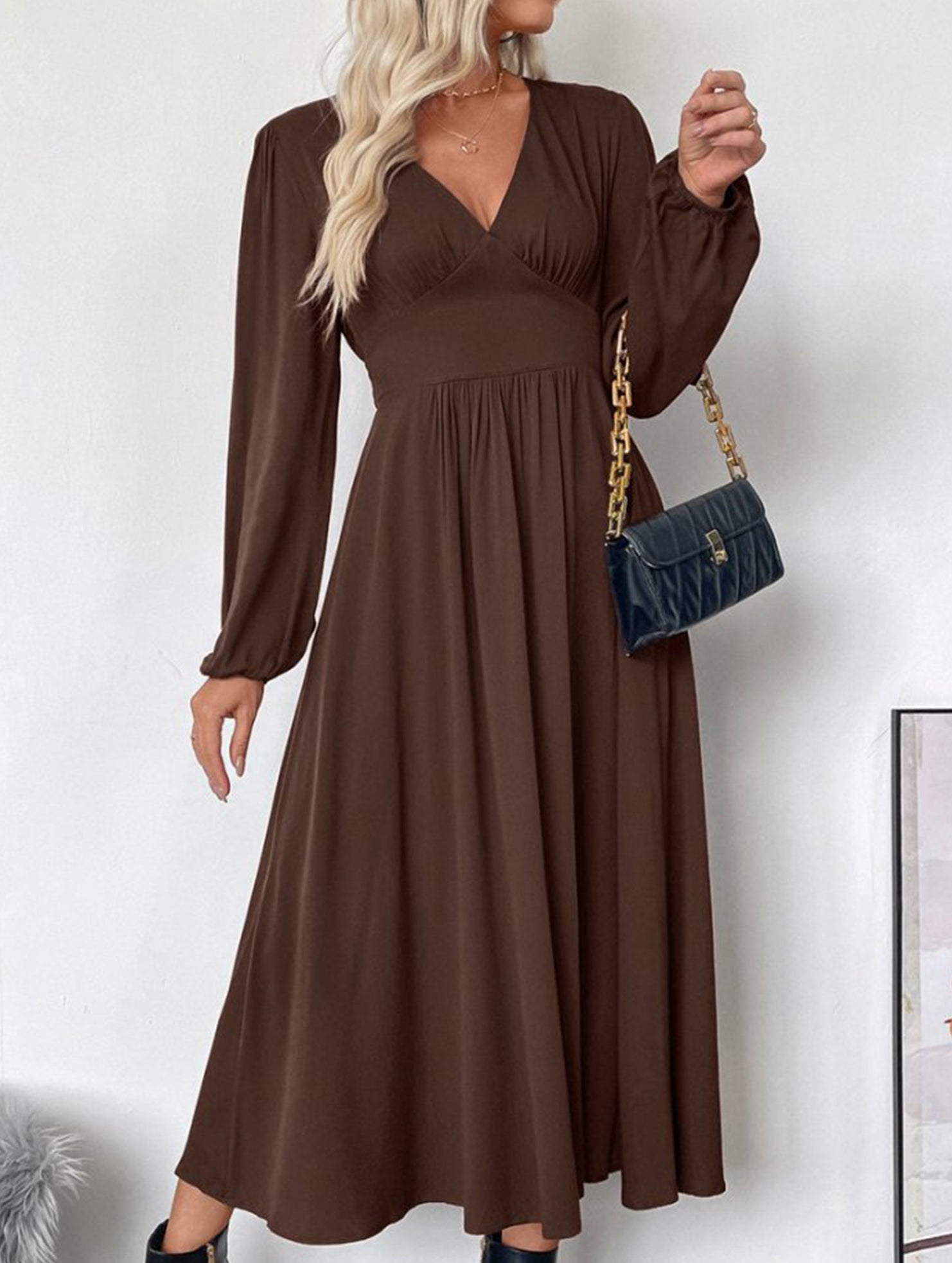 Solid color V-neck long-sleeved brown dress