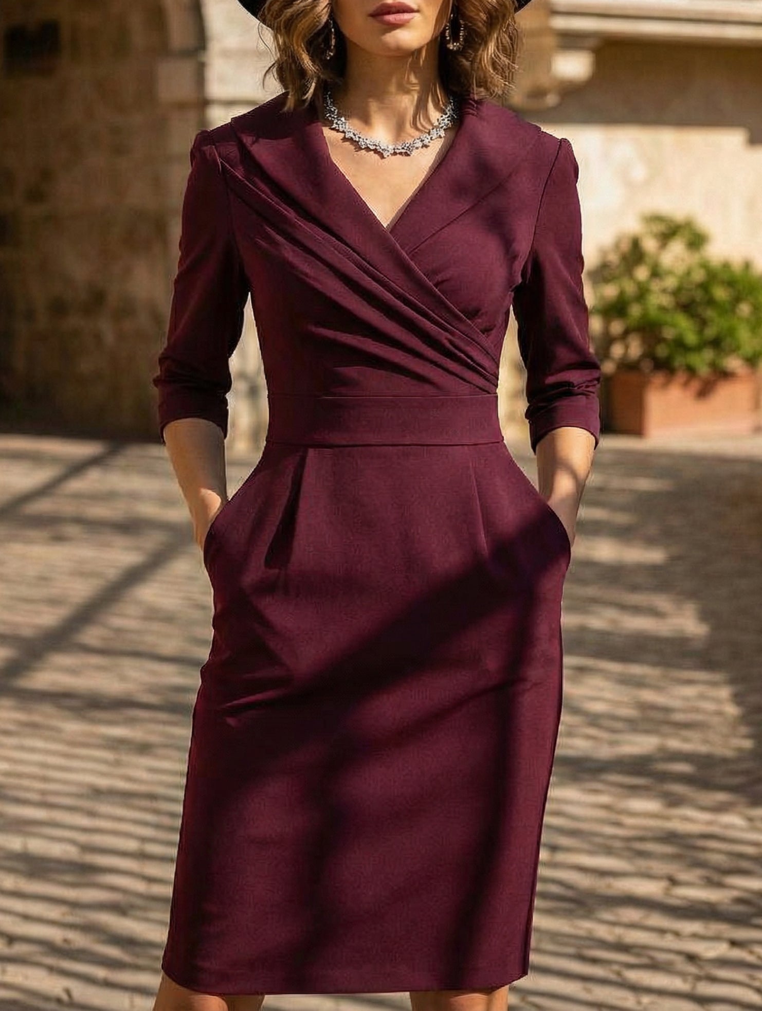 SIMPLE AND SLIM-FITTING BODYCON SKIRT