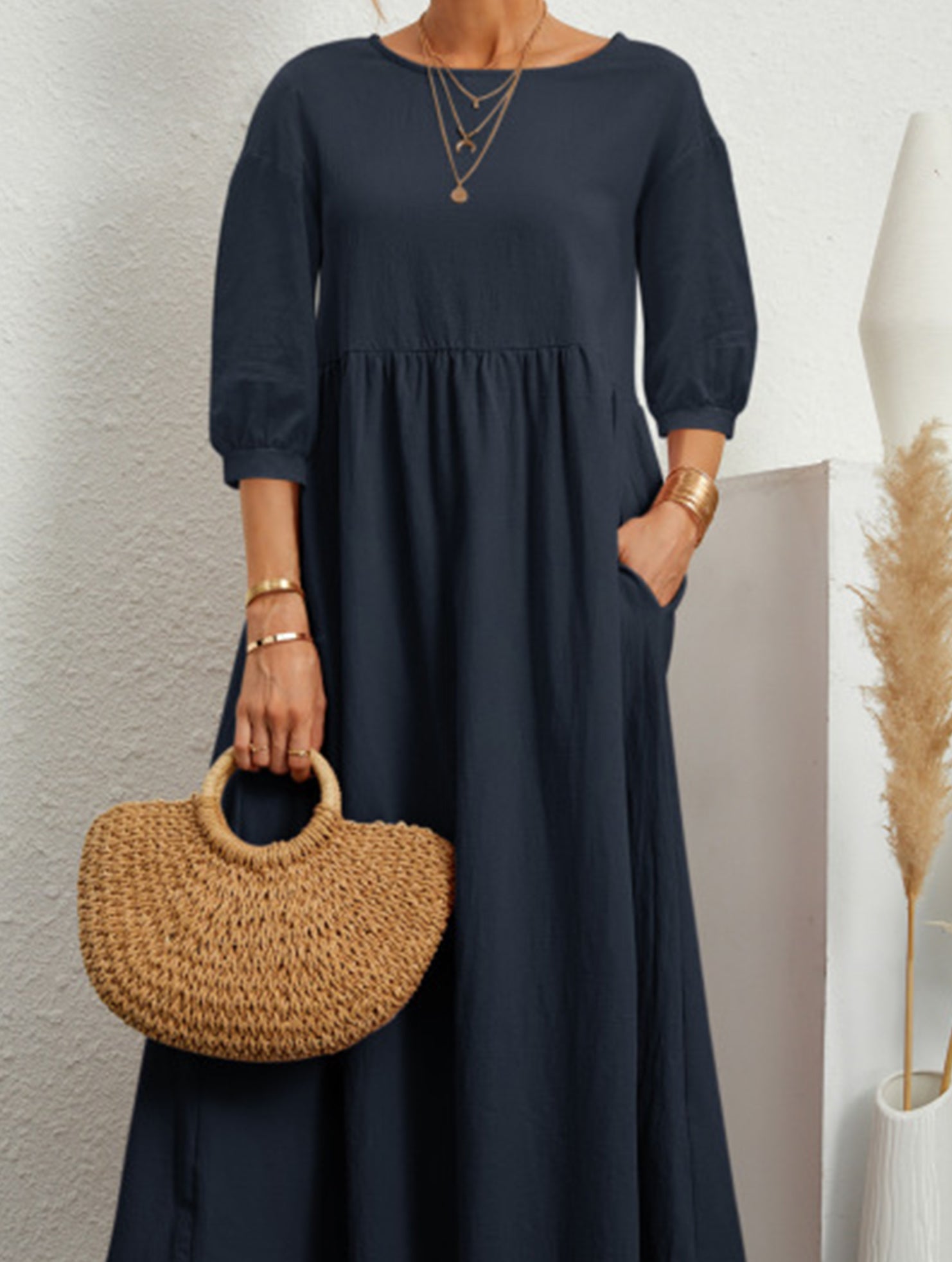 Stylish lantern sleeve loose-fitting dress with pockets