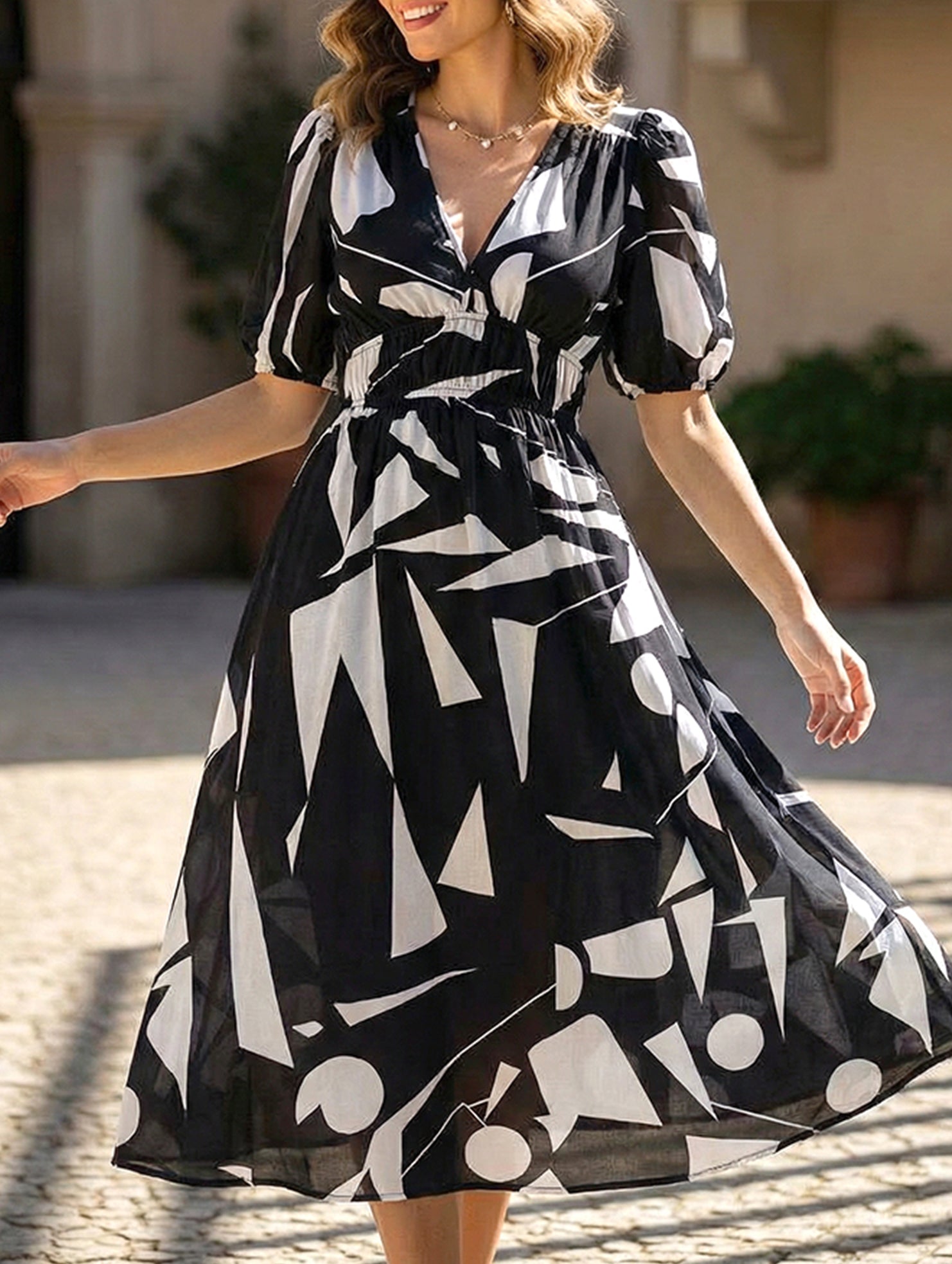 V Neck Waist Fitted Short Sleeve Dress