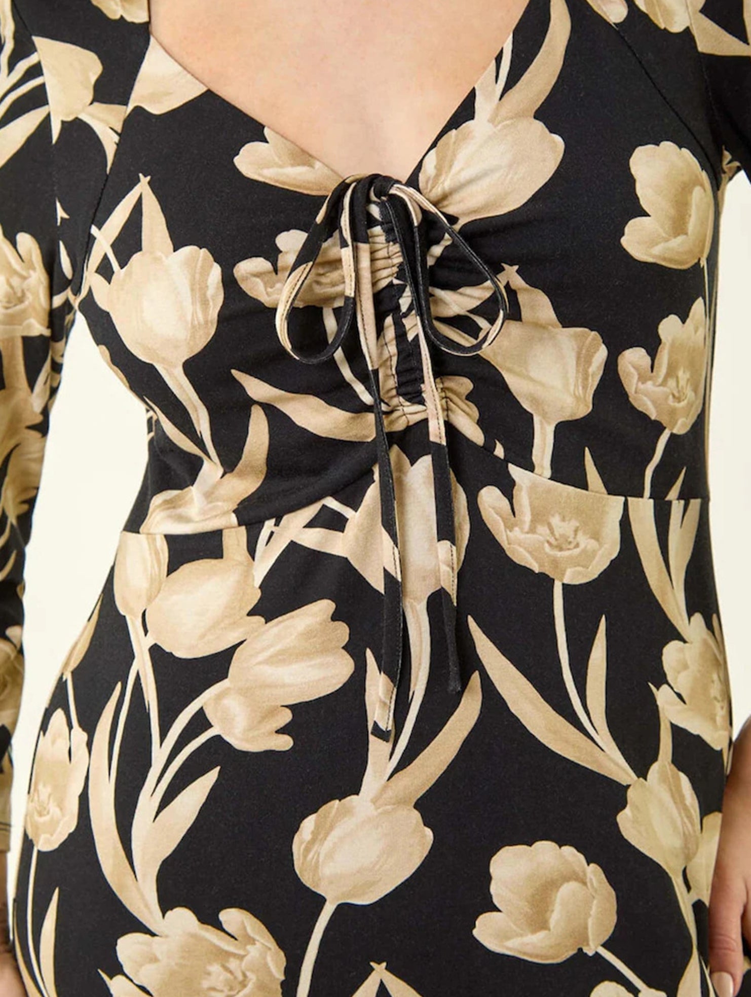 Printed V Neck Tie Waist Midi Dress_CWDMD02275