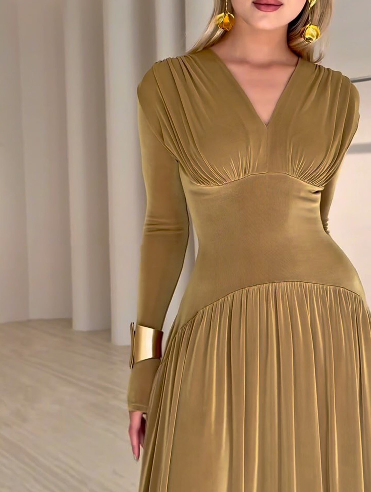 Velvet Shiny Waist Fit Maxi Dress_CWDMD02278