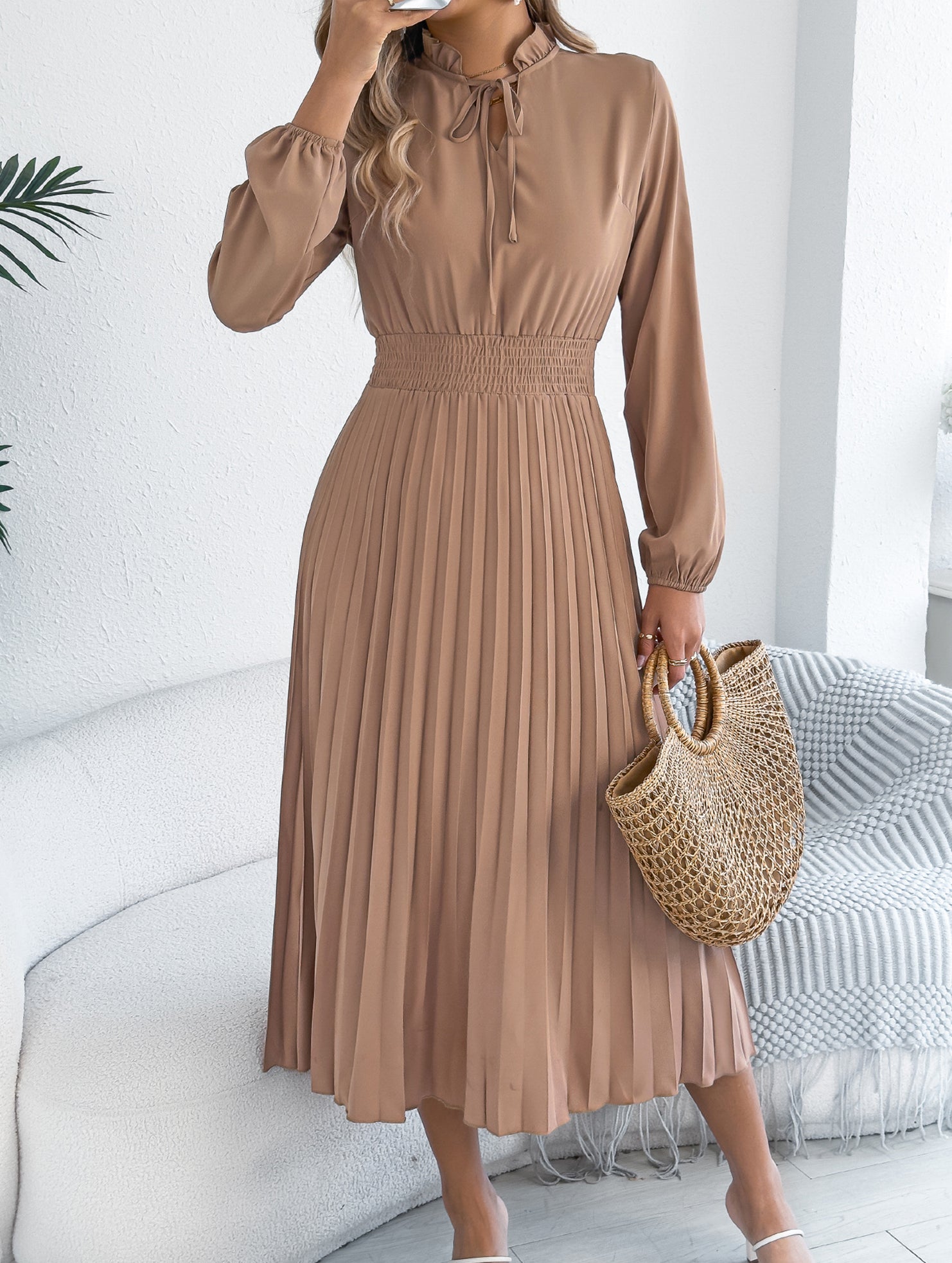 Tie Waist Lantern Sleeve Pleated Dress_CWDMD02372