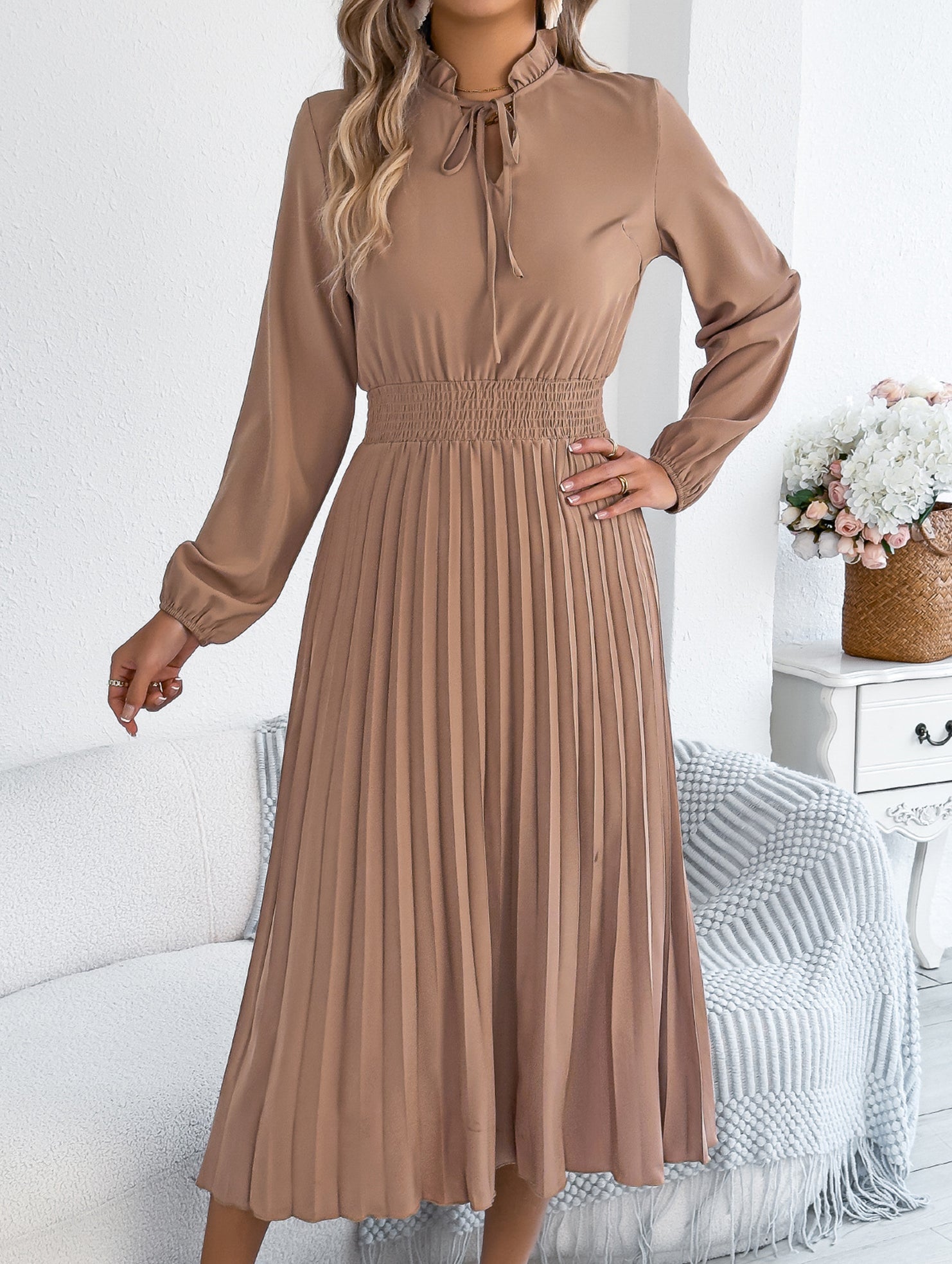 Tie Waist Lantern Sleeve Pleated Dress_CWDMD02372