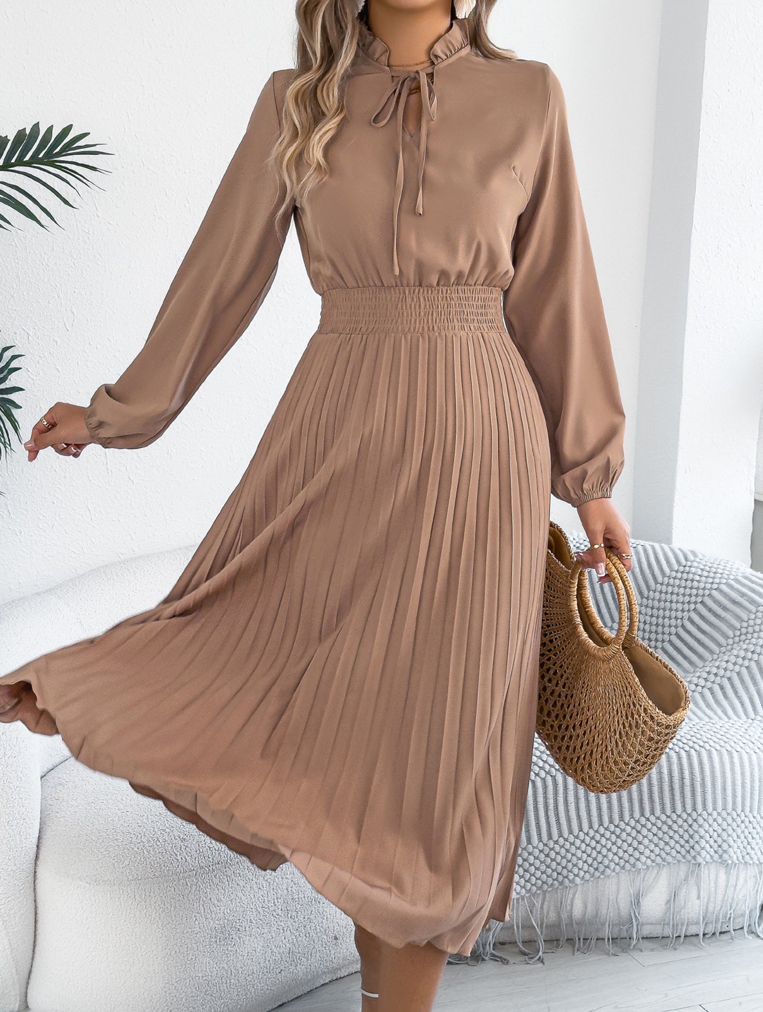 Tie Waist Lantern Sleeve Pleated Dress_CWDMD02372