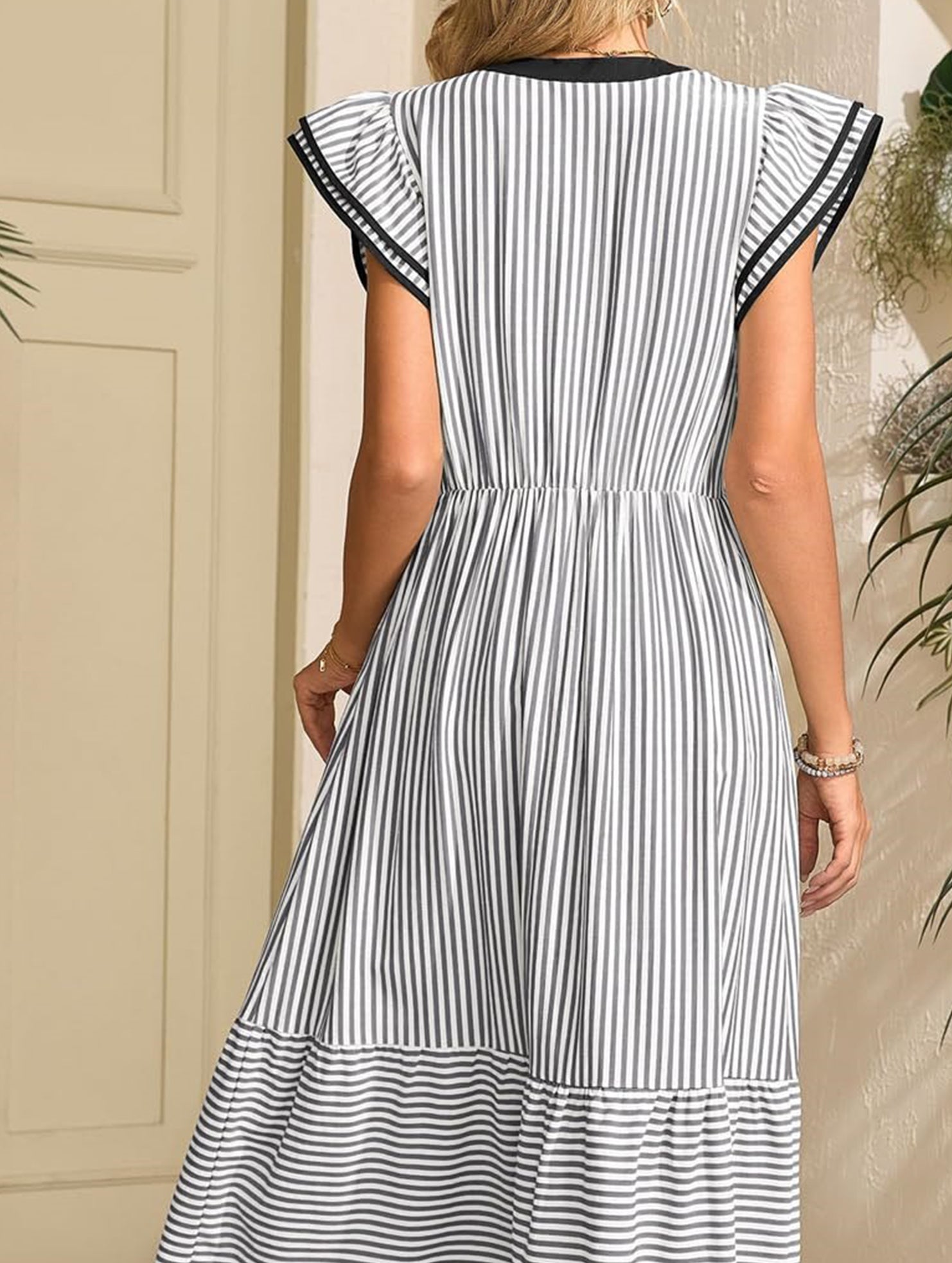 Colorblock Stripe Flutter Sleeve Dress_CWDMD02891