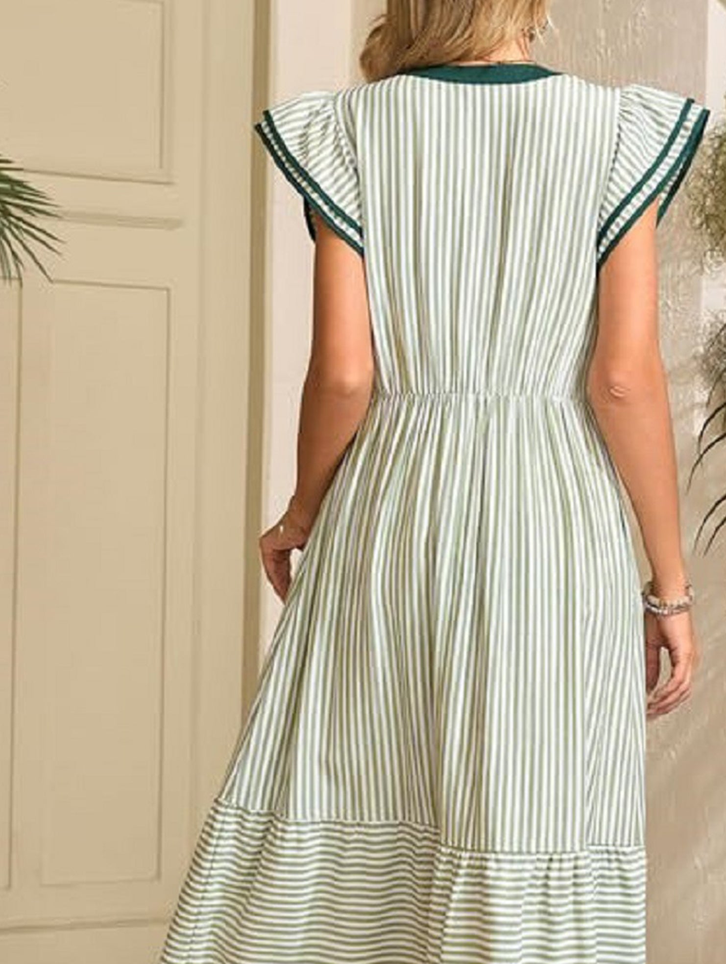 Colorblock Stripe Flutter Sleeve Dress_CWDMD02891