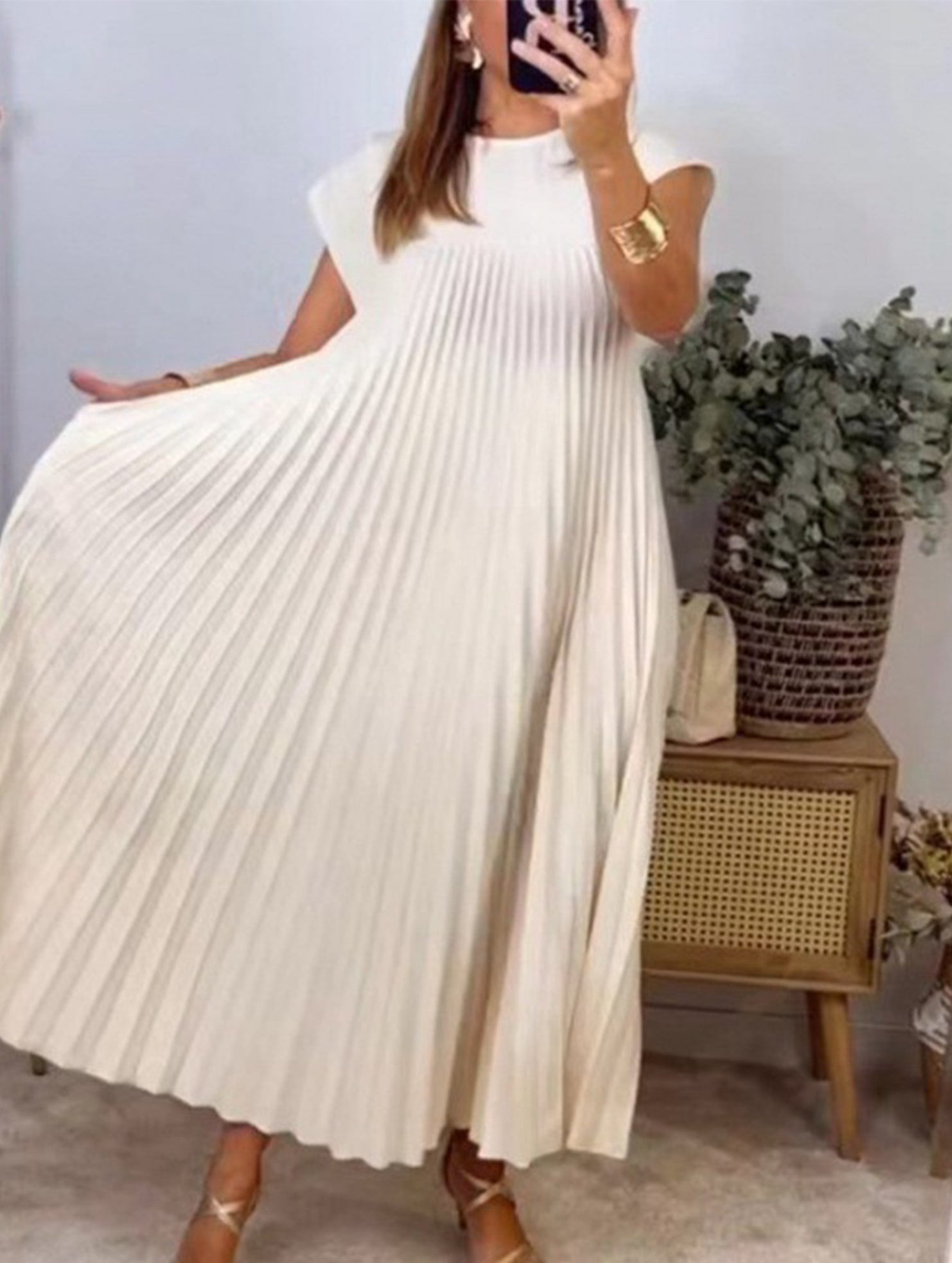 Elegant fashion round neck sleeveless pleated long dress-CWDMD2182