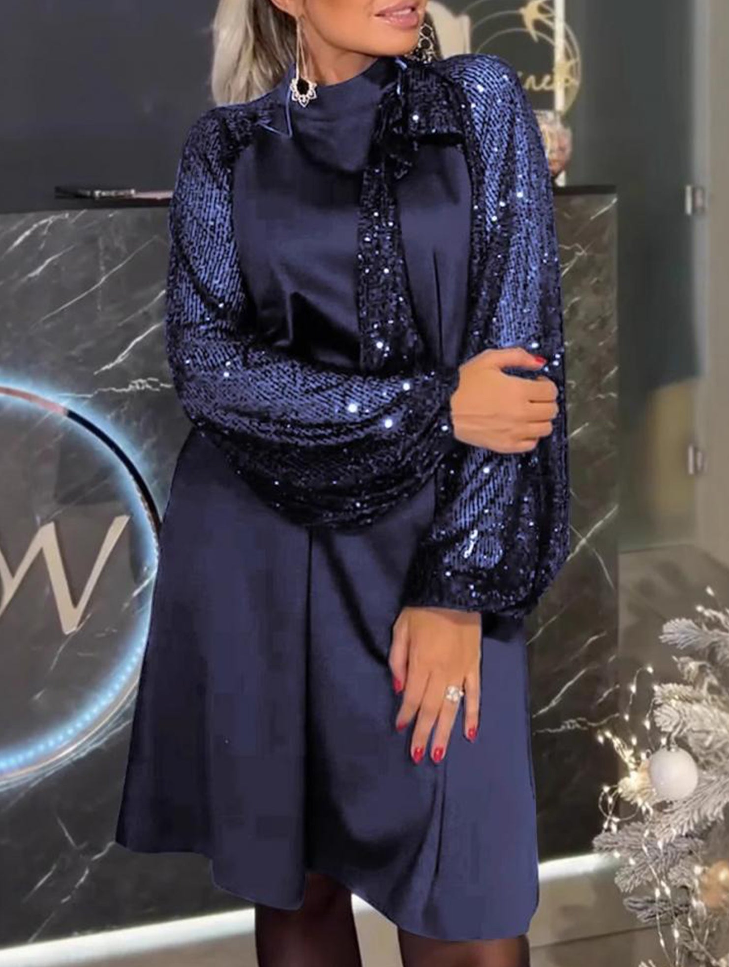 Sweet long-sleeved round-neck sequined skirt