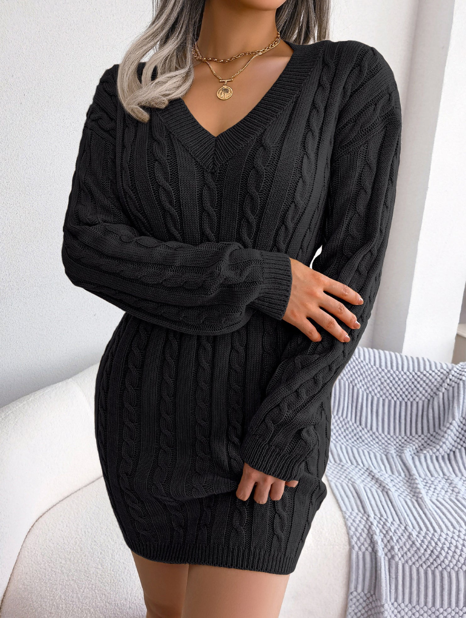 Fashionable waist-hugging cable-knitted hip dress