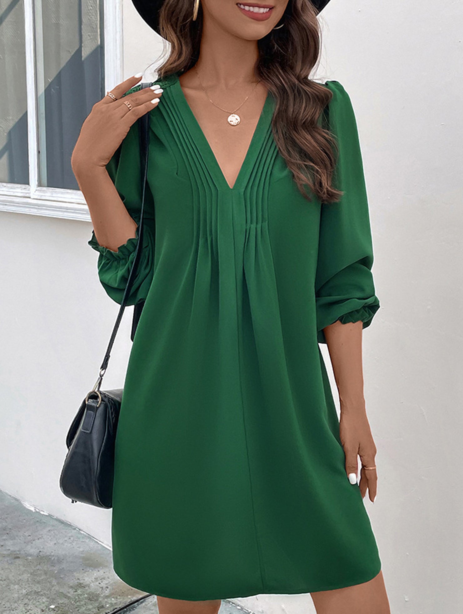 Casual V-neck pleated long-sleeved dress