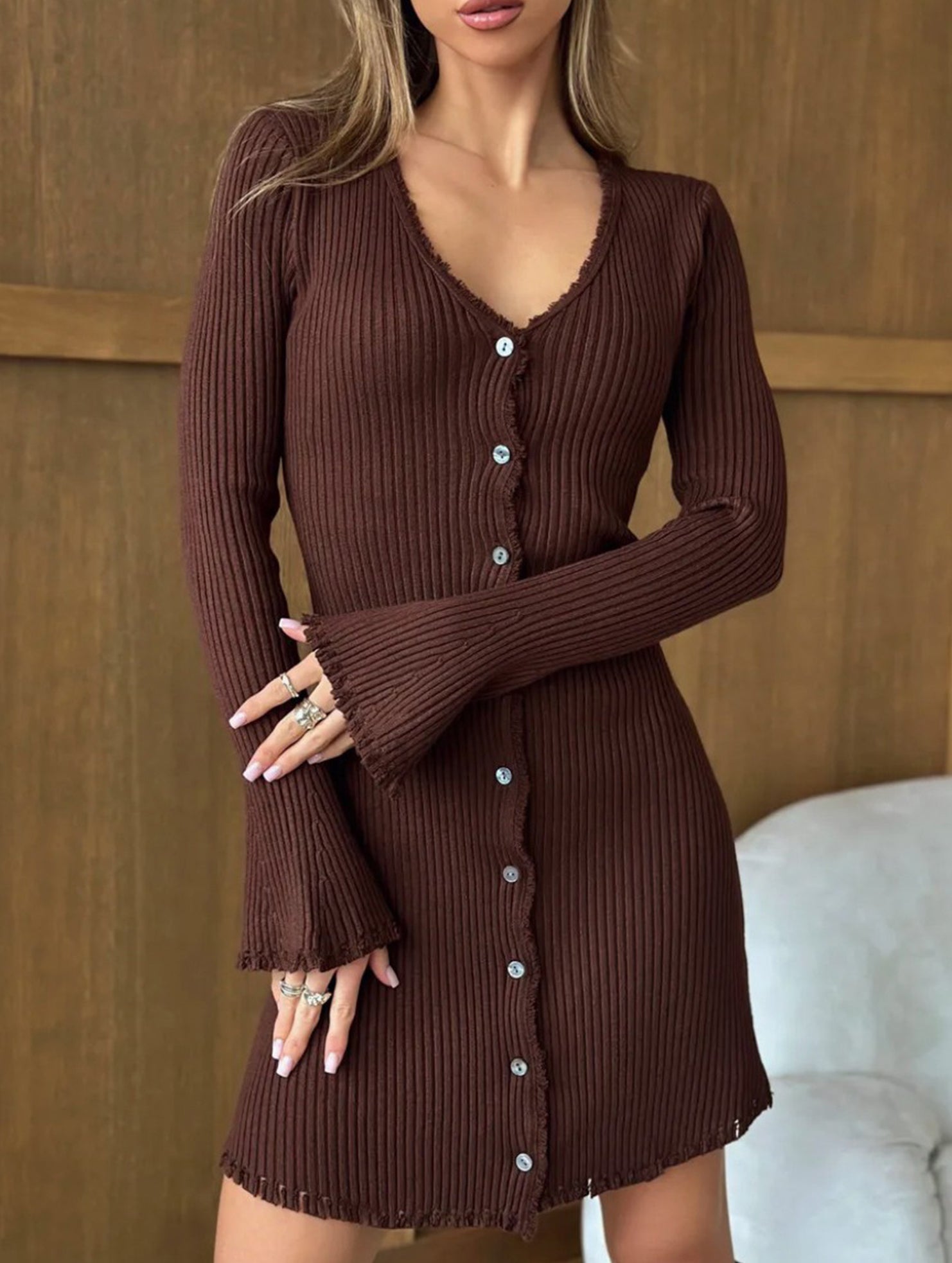 Slim fit flared sleeves raw edge V-neck dress