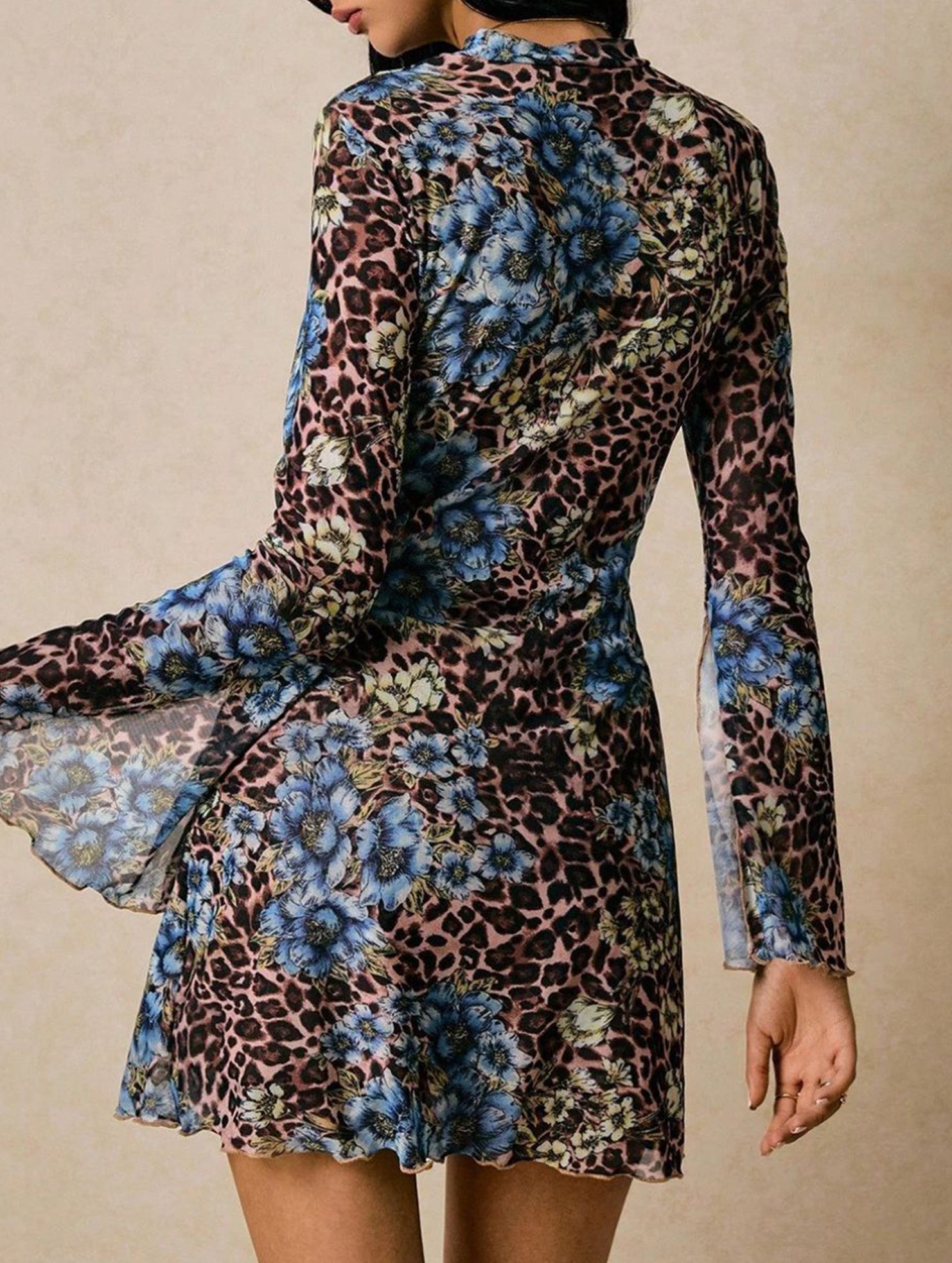 Double-layer round neck mesh slit flared long sleeves