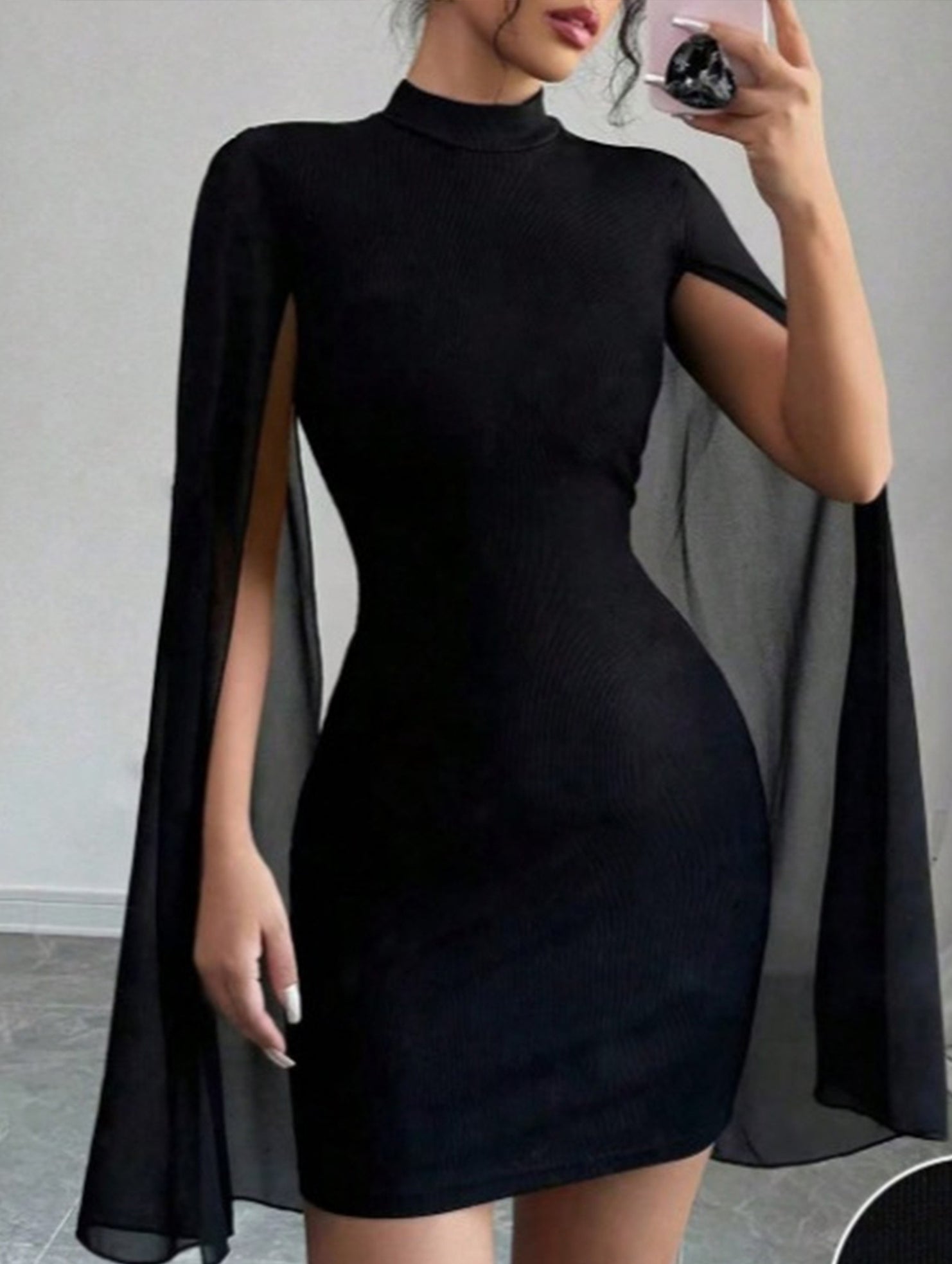 Slim-fit long-sleeved bodycon dress