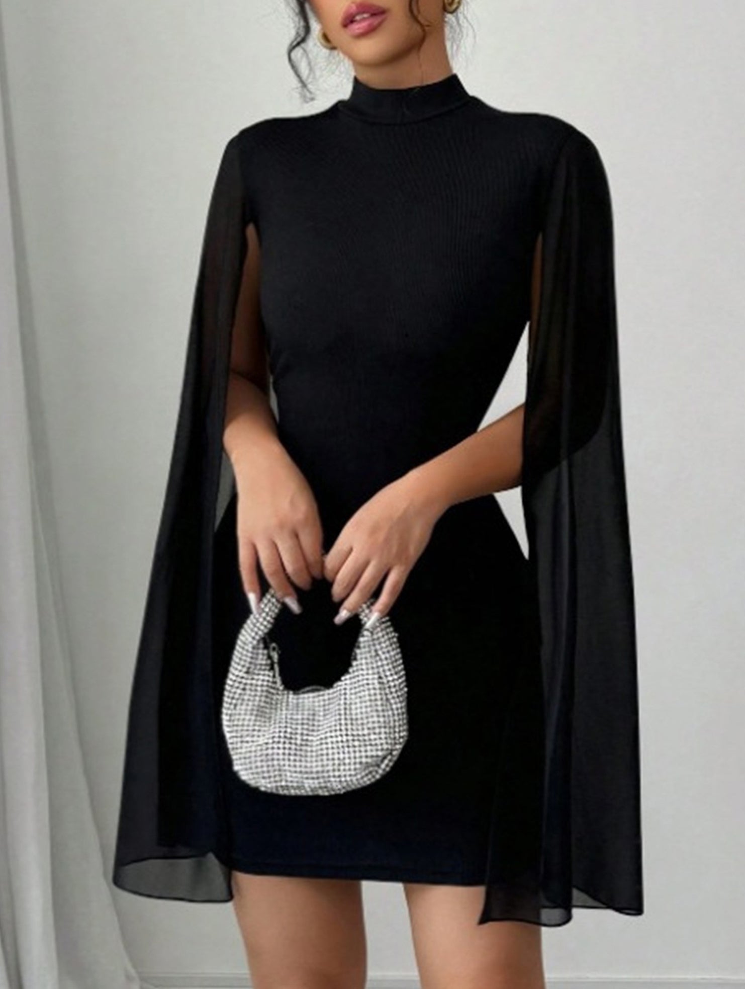 Slim-fit long-sleeved bodycon dress