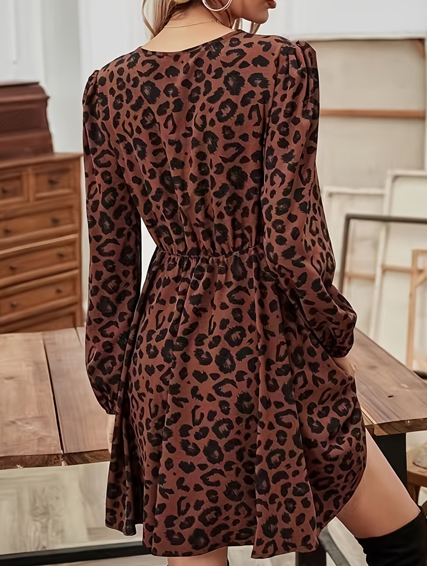 Long-sleeved, elastic-waisted leopard print dress