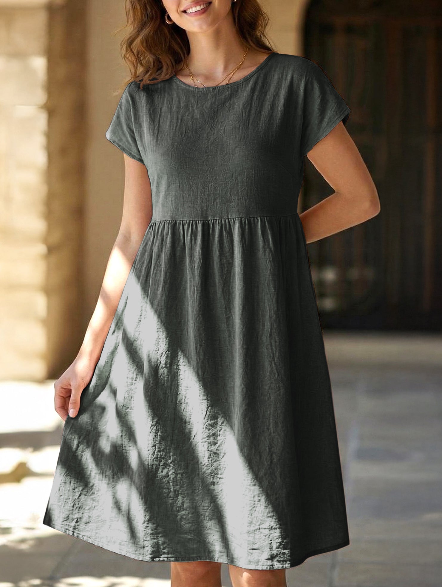 Summer chic round neck A-line dress with pockets