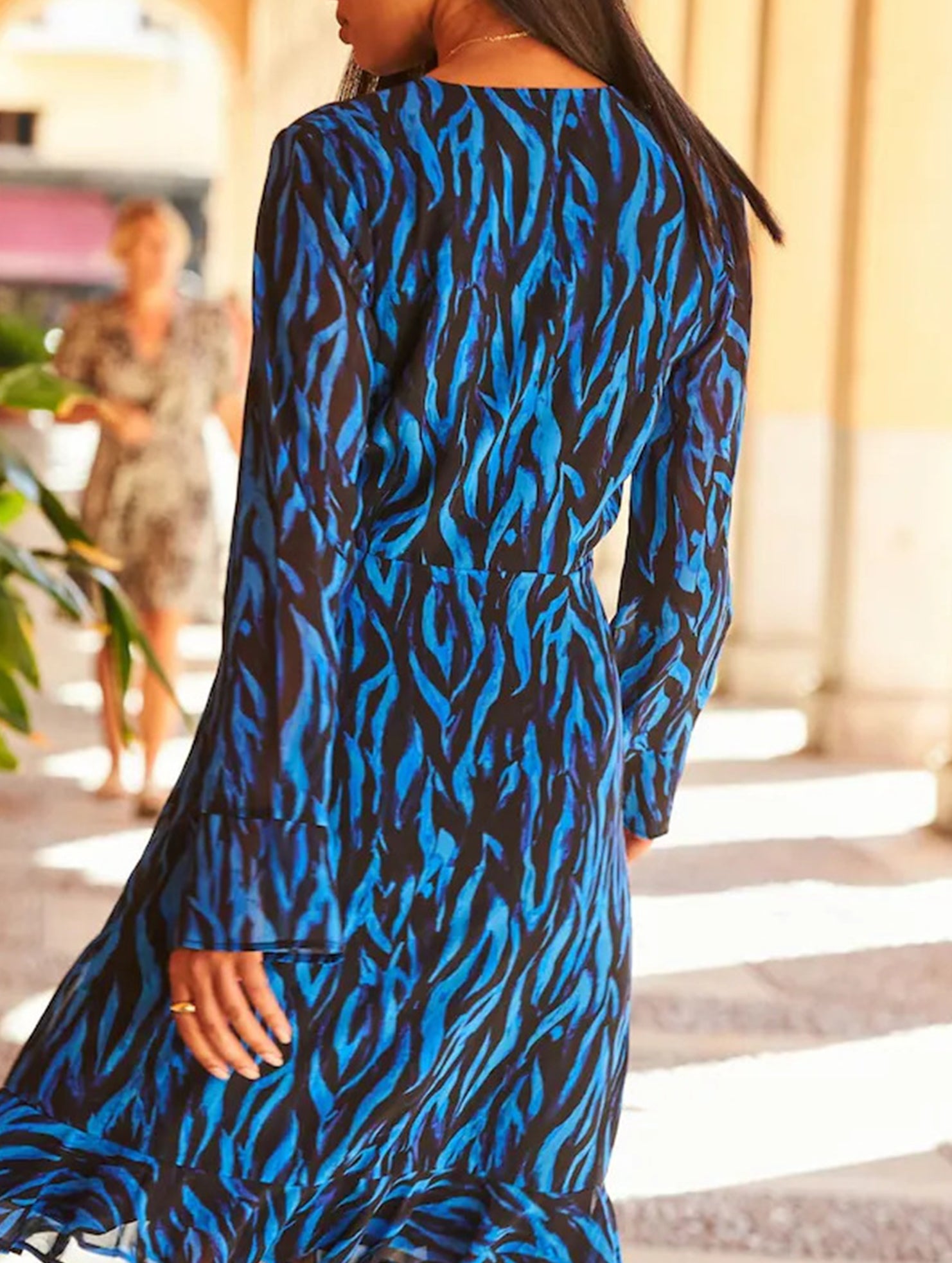 Printed V Neck Bell Sleeve Fit Dress_CWDSD11548