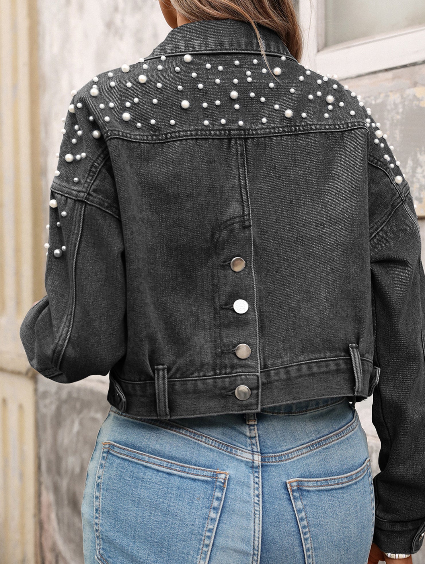 Beaded Loose Fit Cropped Denim Jacket_CWJJ00130
