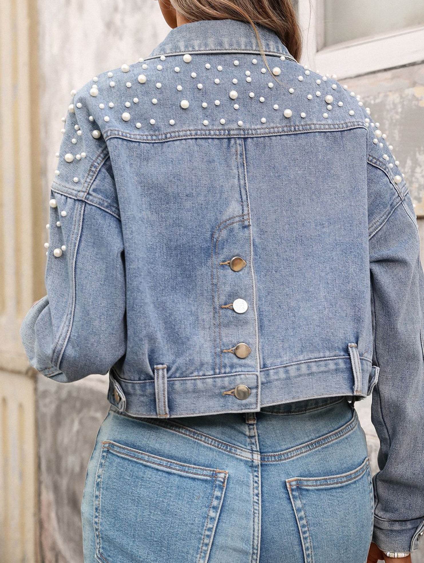 Beaded Loose Fit Cropped Denim Jacket_CWJJ00130