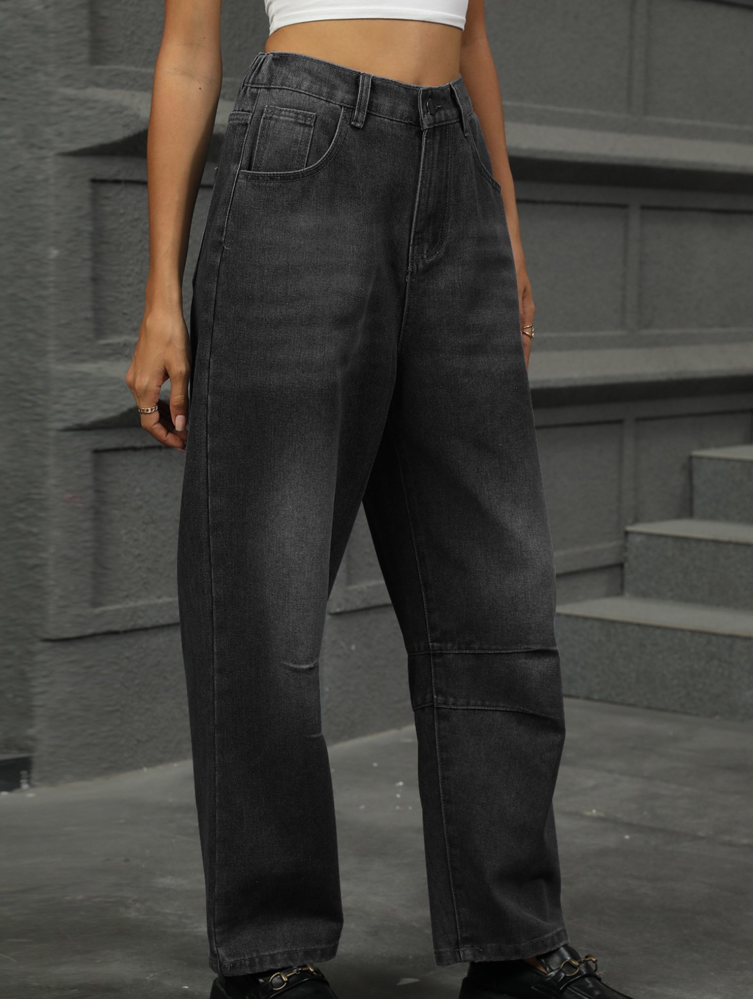 Washed loose-fitting cropped jeans