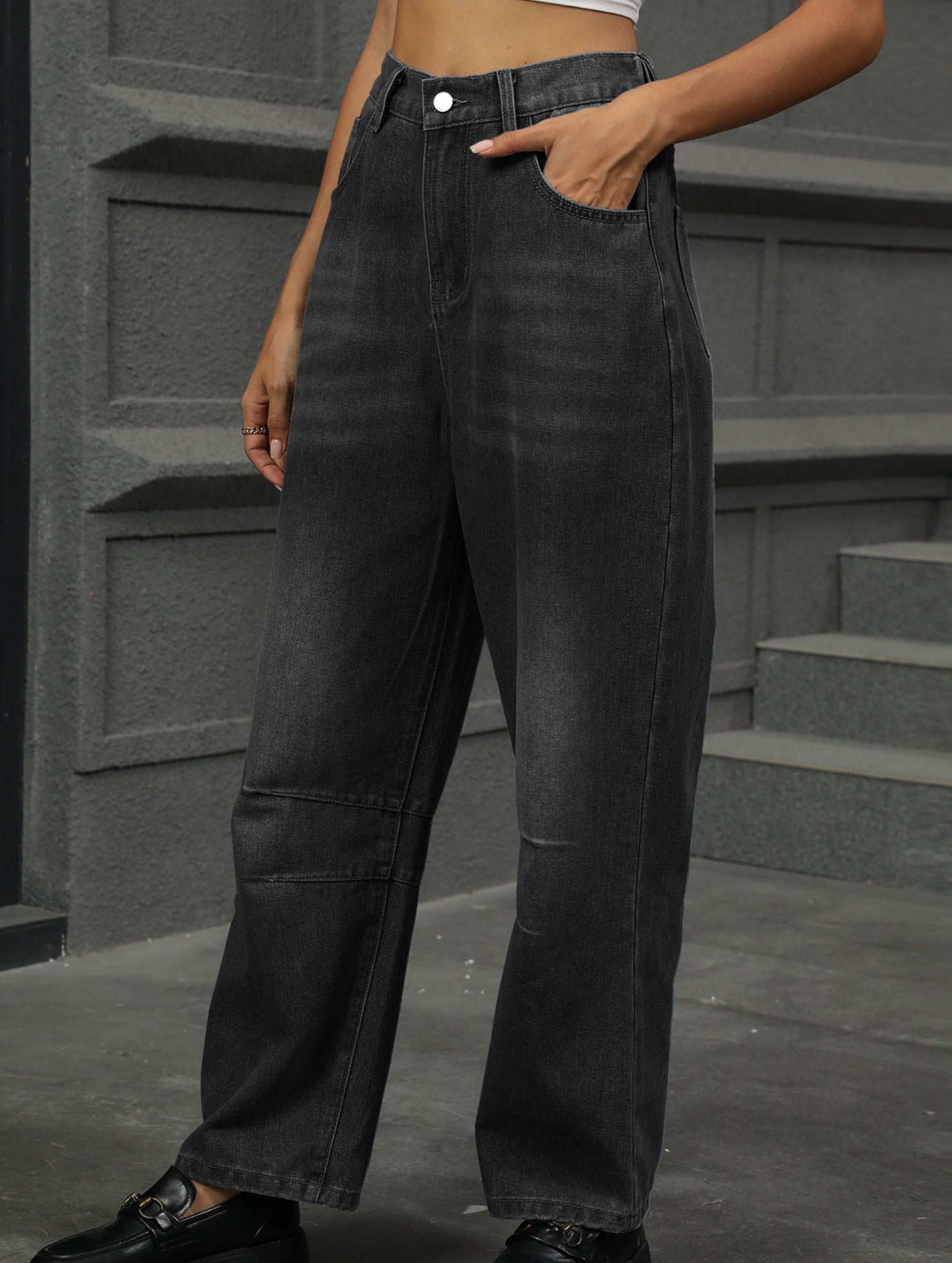 Washed loose-fitting cropped jeans