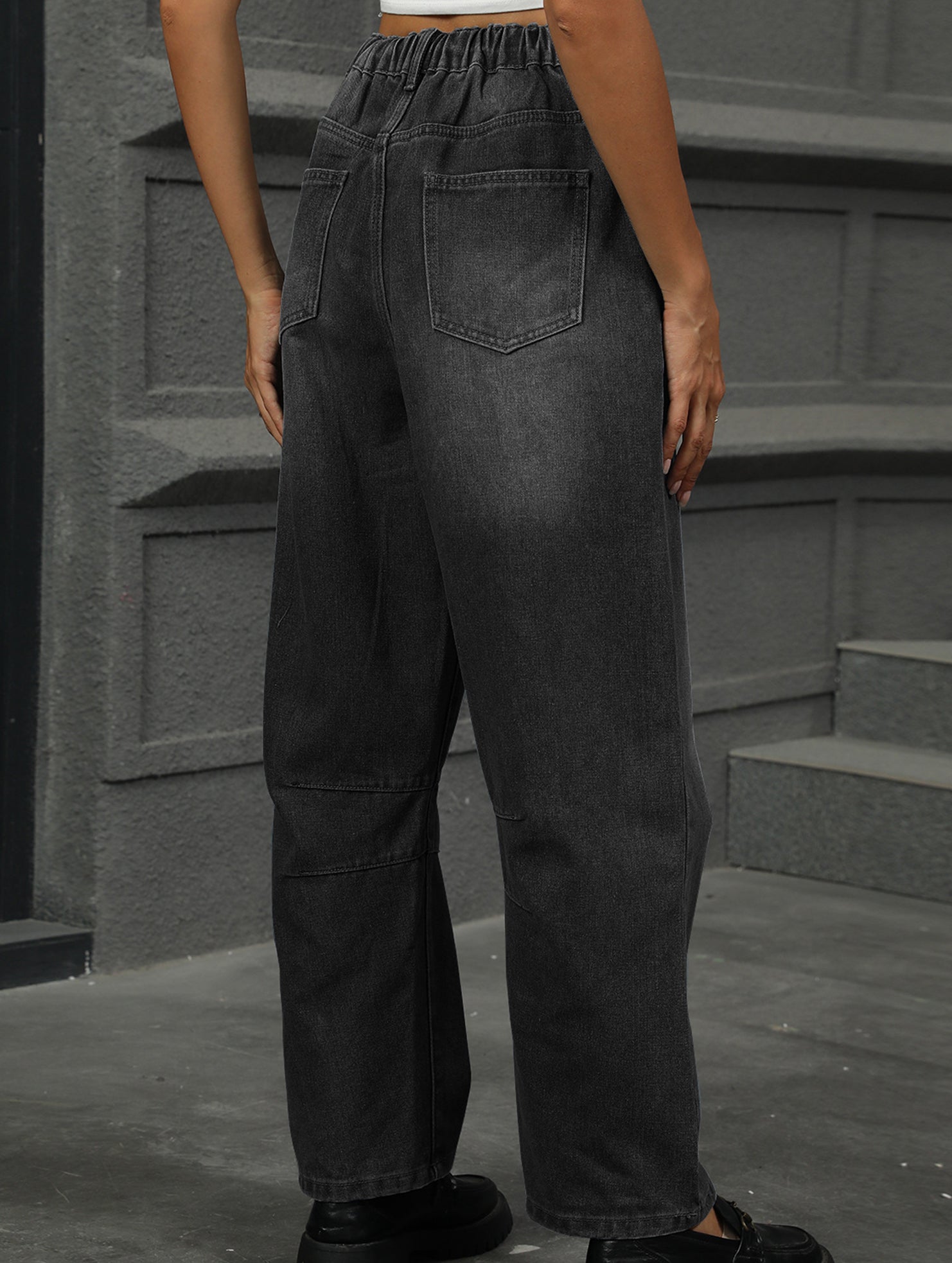 Washed loose-fitting cropped jeans