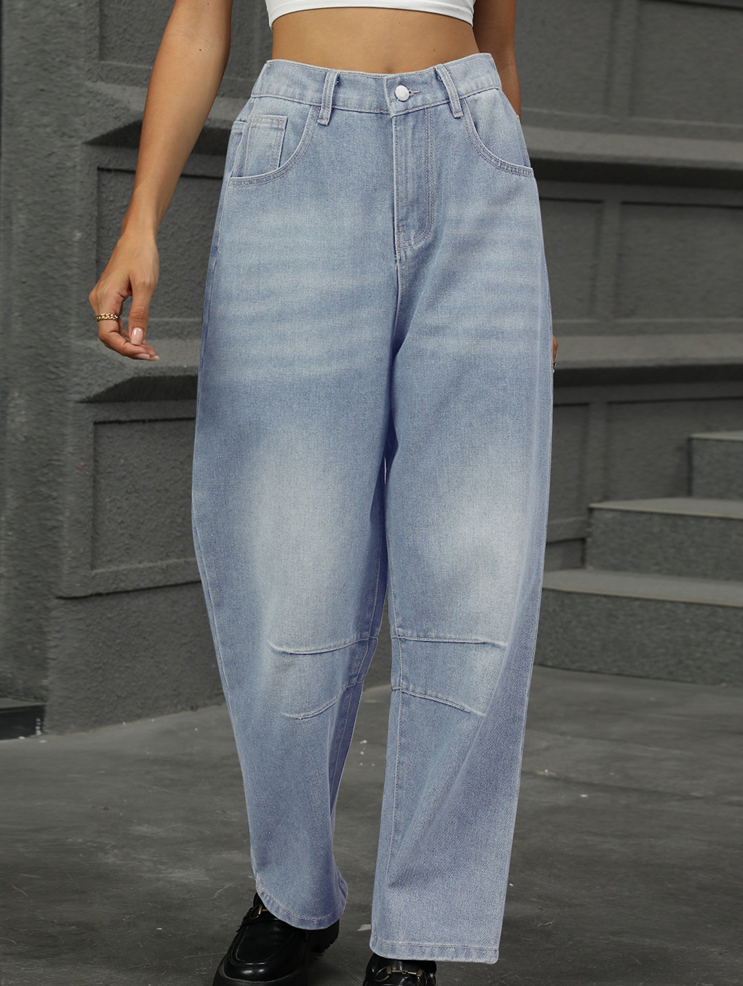 Washed loose-fitting cropped jeans
