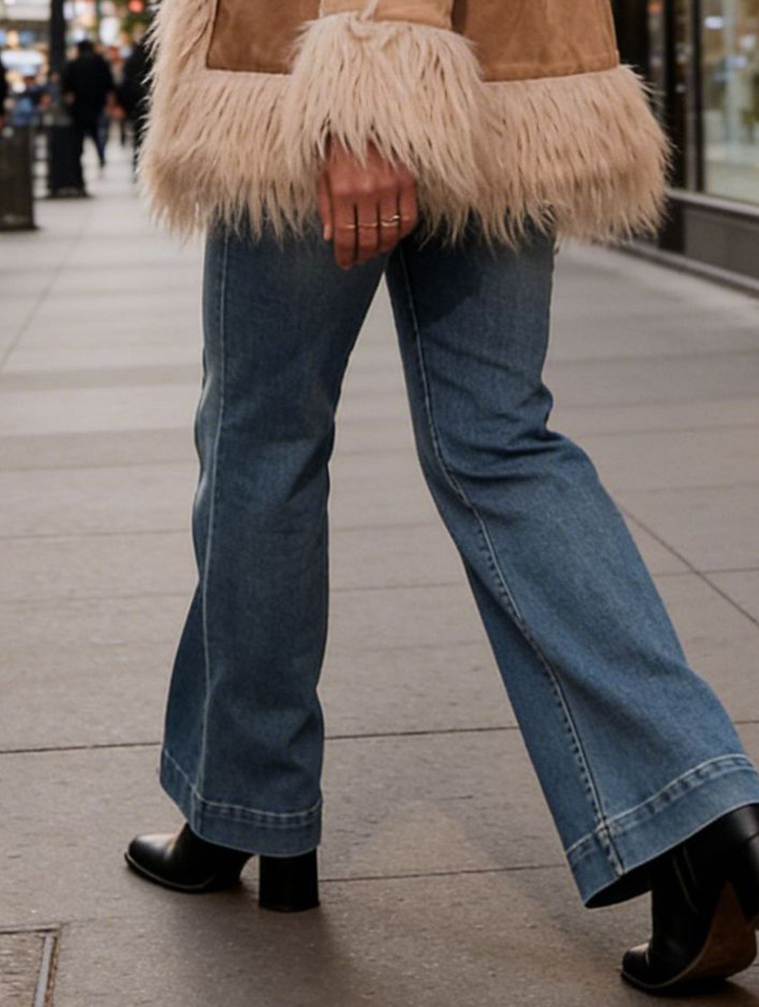 Retro washed high-waisted flared jeans for women_CWJP00866