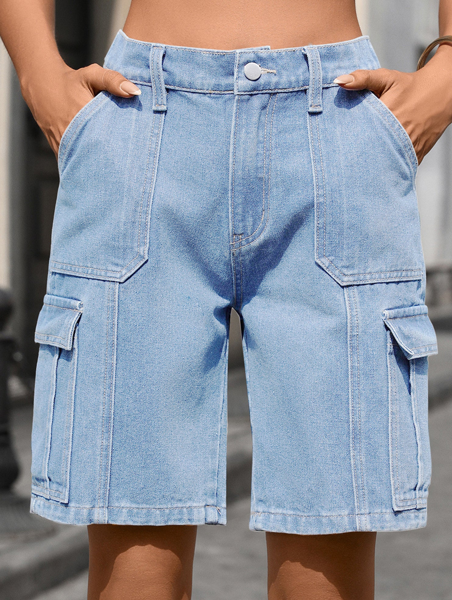 Casual multi-pocket denim shorts for women