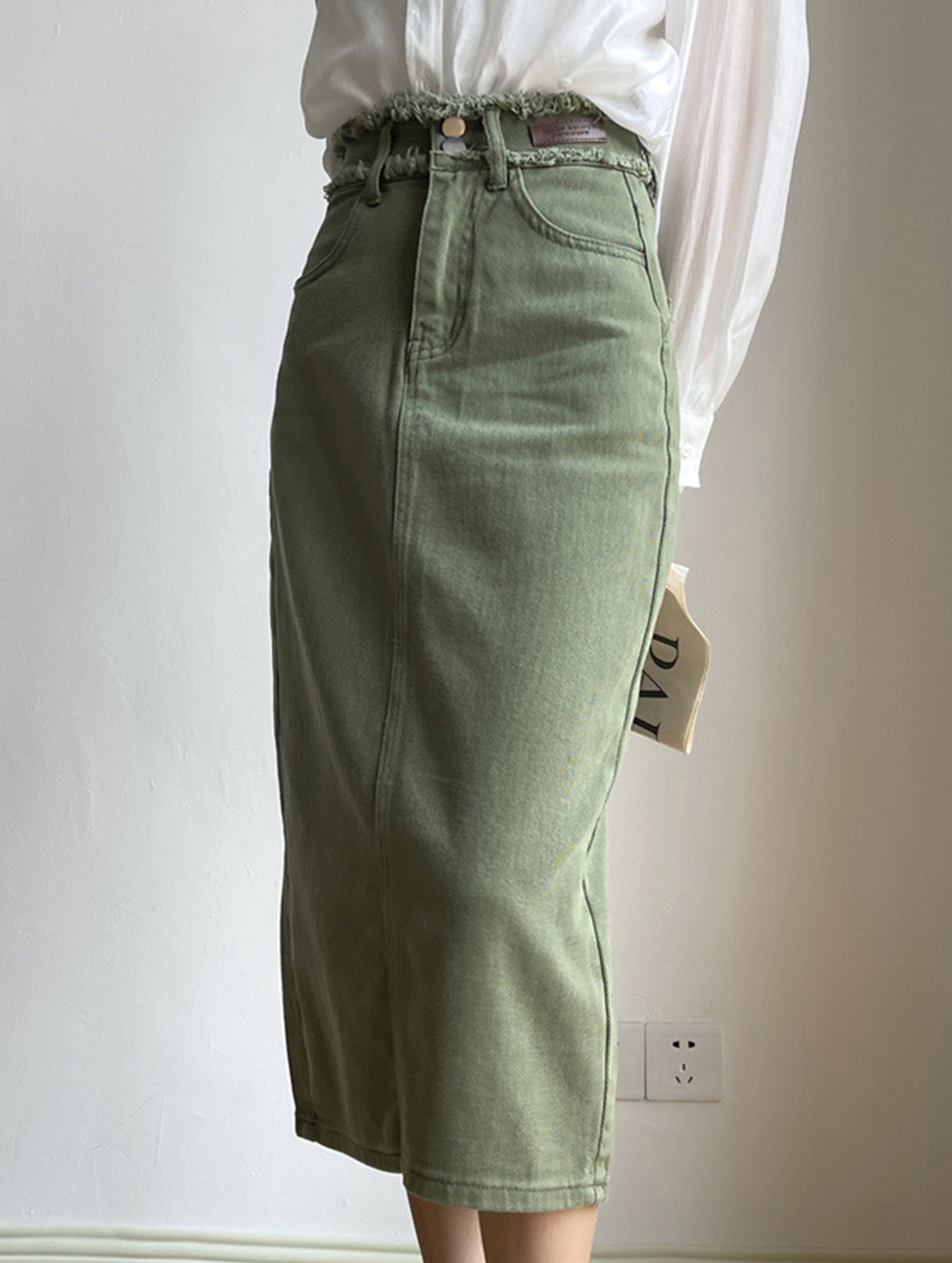 High-waisted midi skirt with slit