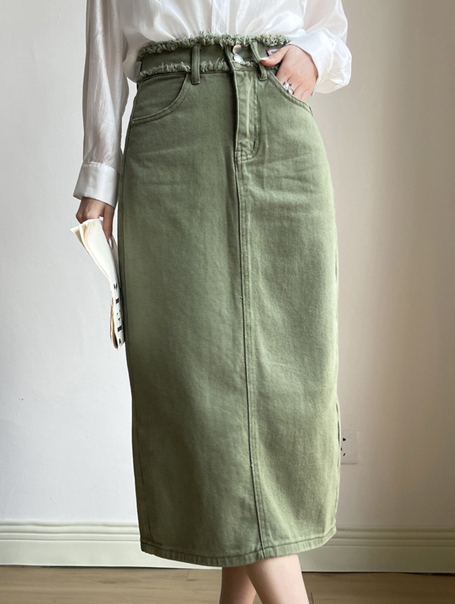 High-waisted midi skirt with slit