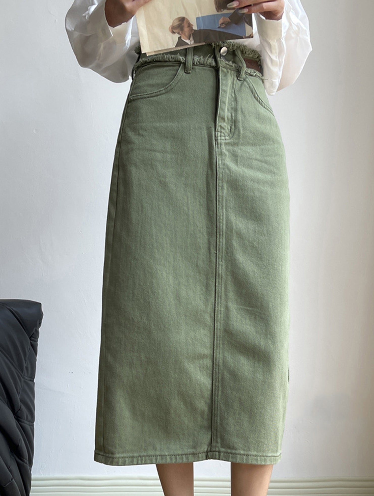 High-waisted midi skirt with slit